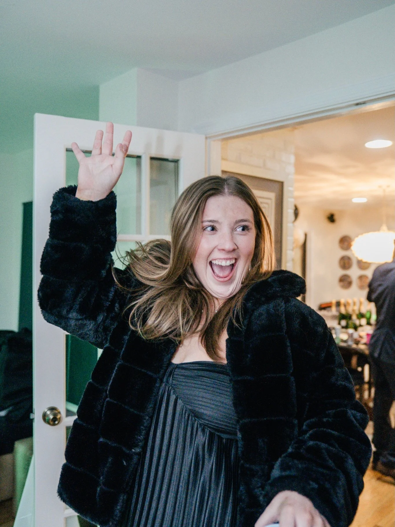 Swipe to see the crowd's reaction to the magician! 🤩😂

#newyearseve #nyevibes #nyecelebration #partyphotography #candidmoments