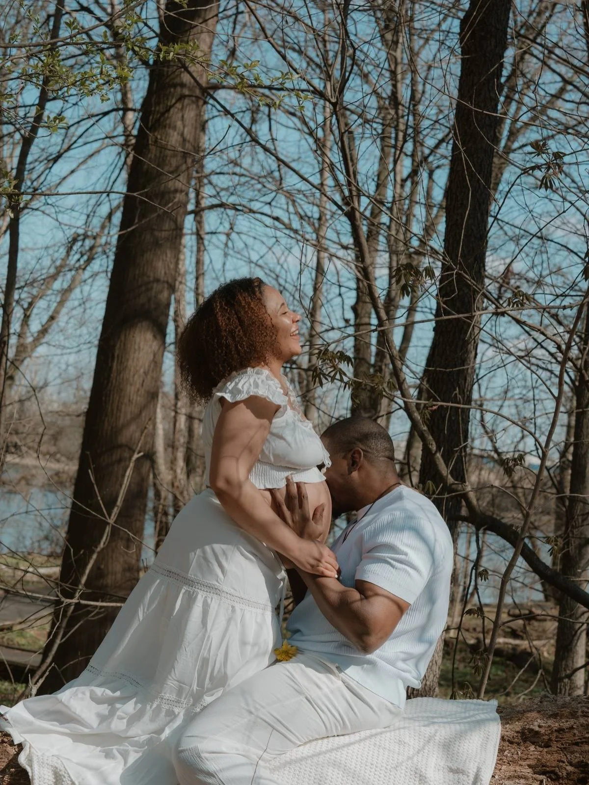 Before baby arrives, there is this magic between the soon to be parents ✨

#maternityphotoshoot #maternityphotographer #portraitphotographer #phillyphotographer #pregnancyglow