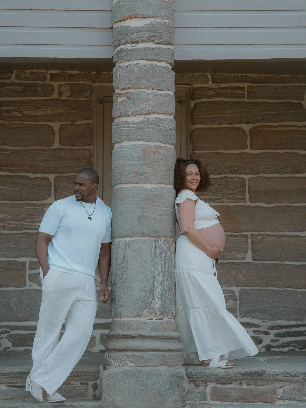 Framed by history, held by love 

#maternityphotoshoot #maternityphotographer #portraitphotographer #phillyphotographer #pregnancyglow