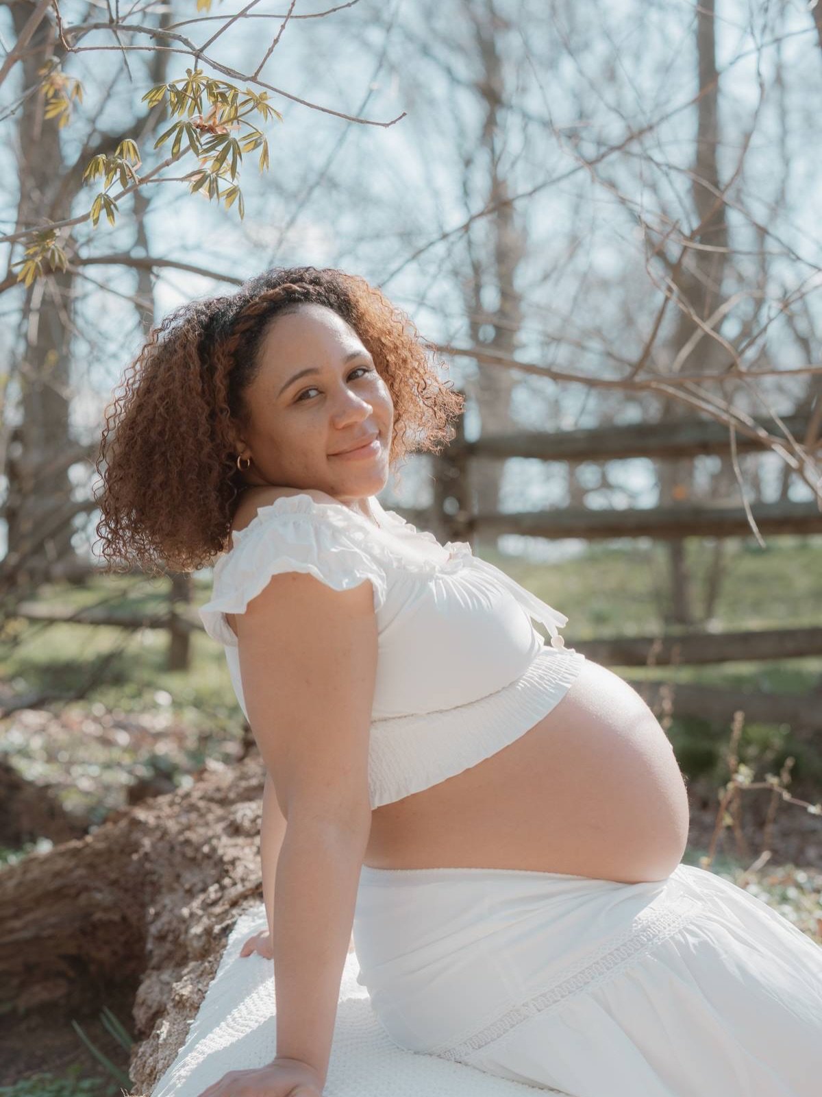 A little reminder that maternity photos can feel effortless and intimate 🌼

#maternityphotoshoot #maternityphotographer #portraitphotographer #phillyphotographer #pregnancyglow