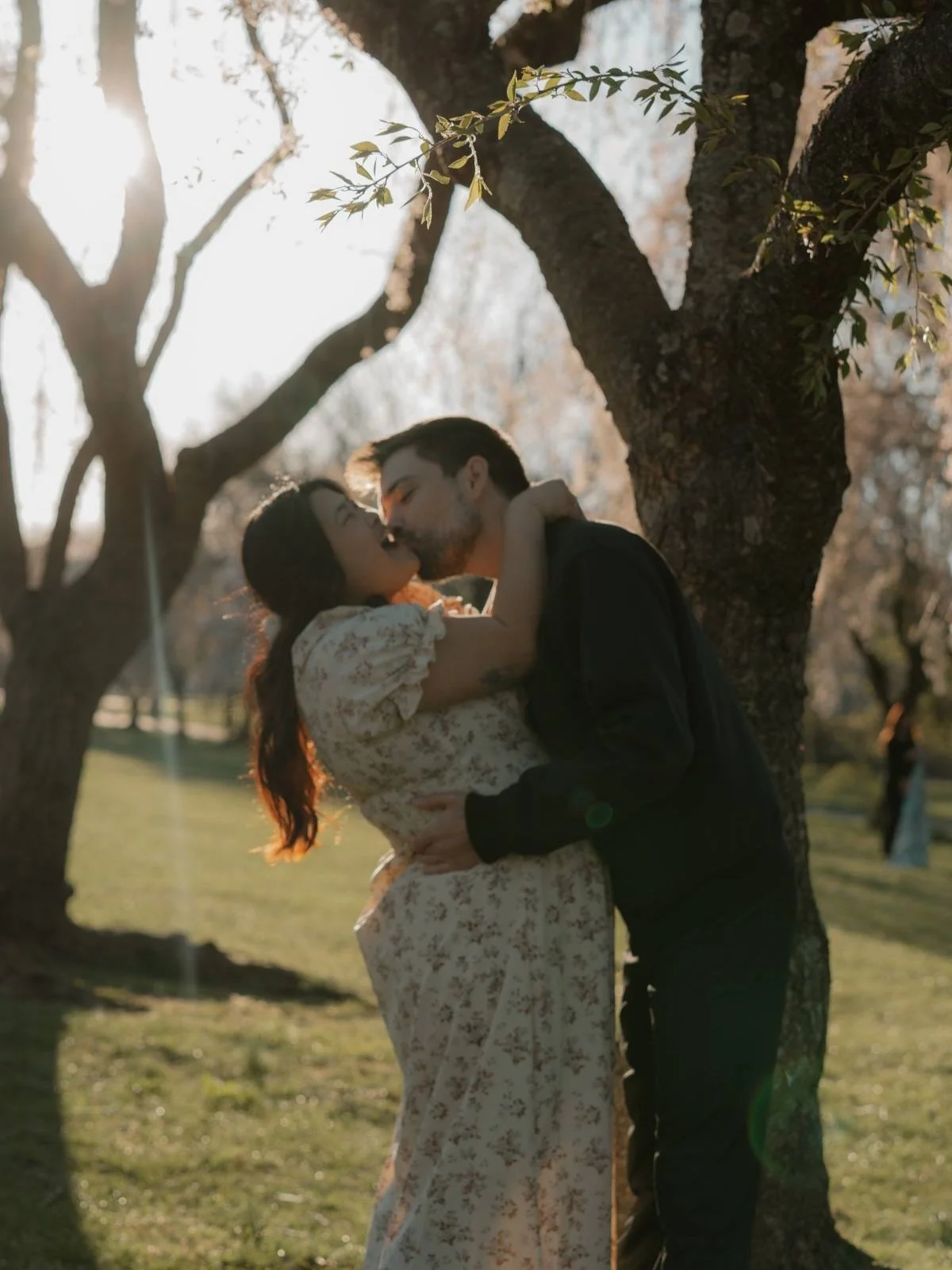 For the couples who want their photos to feel less posed and more like a memory.

#engagementphotos #justengaged #couplesession #goldenhourphotos #philadelphiaphotographer