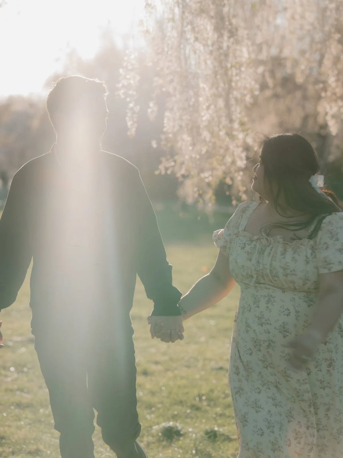 Golden hour magic 🌅

#engagementphotos #justengaged #couplesession #goldenhourphotos #philadelphiaphotographer