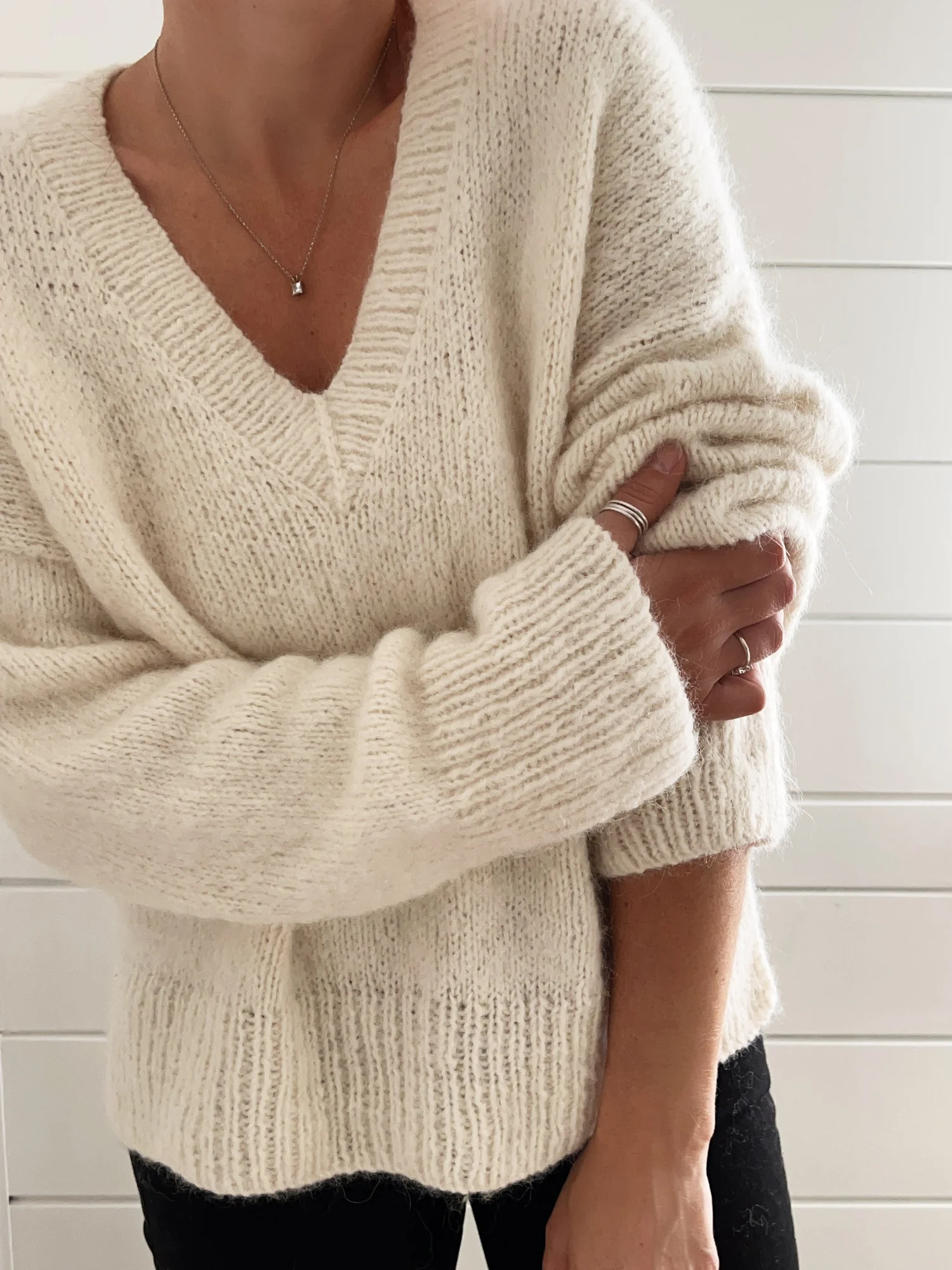【IRENE】24SS Eyelet High Gauge V Knit il_fullxfull.5340625357_94ky.