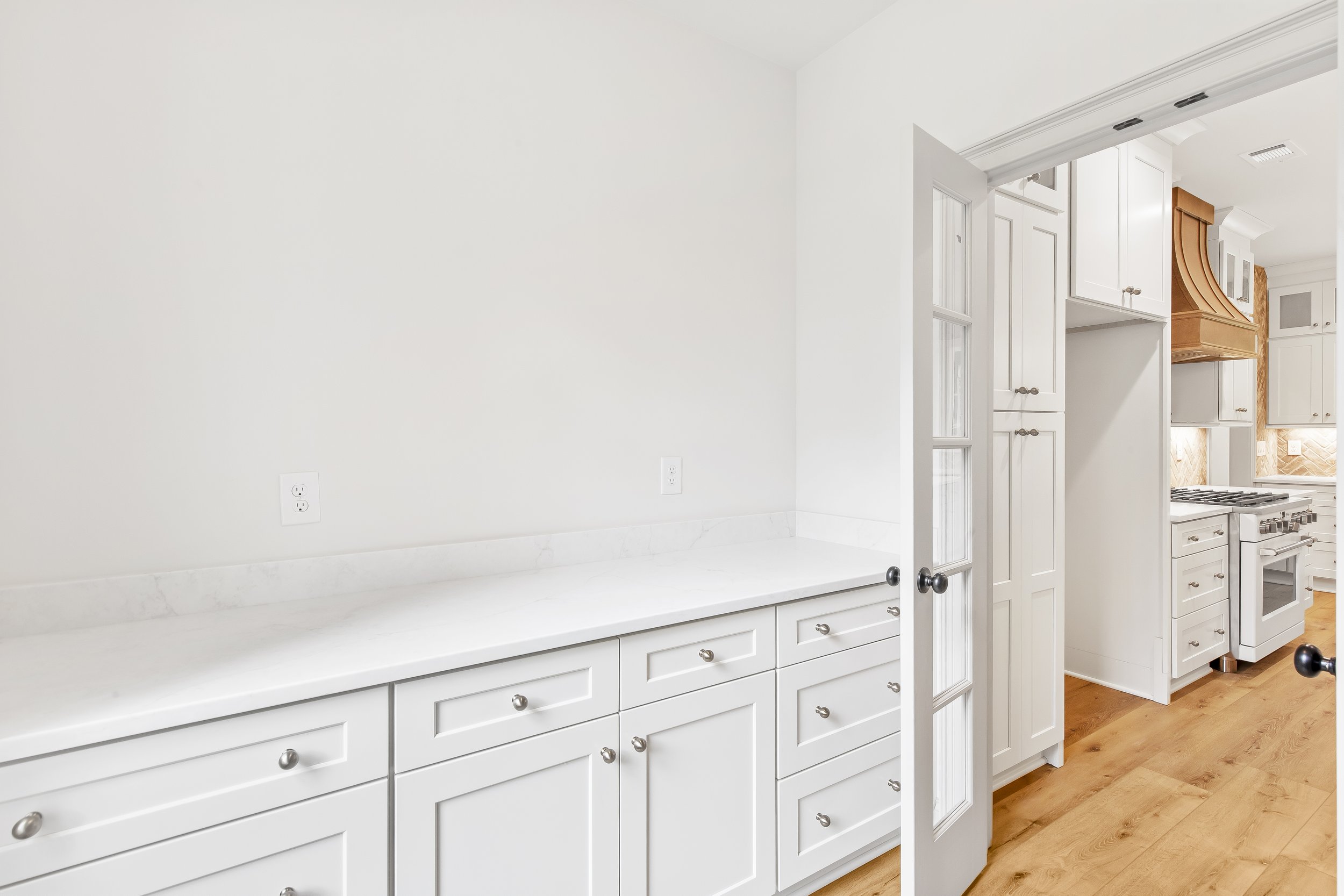 4352 Cedarcrest Rd - High Res-25.jpg