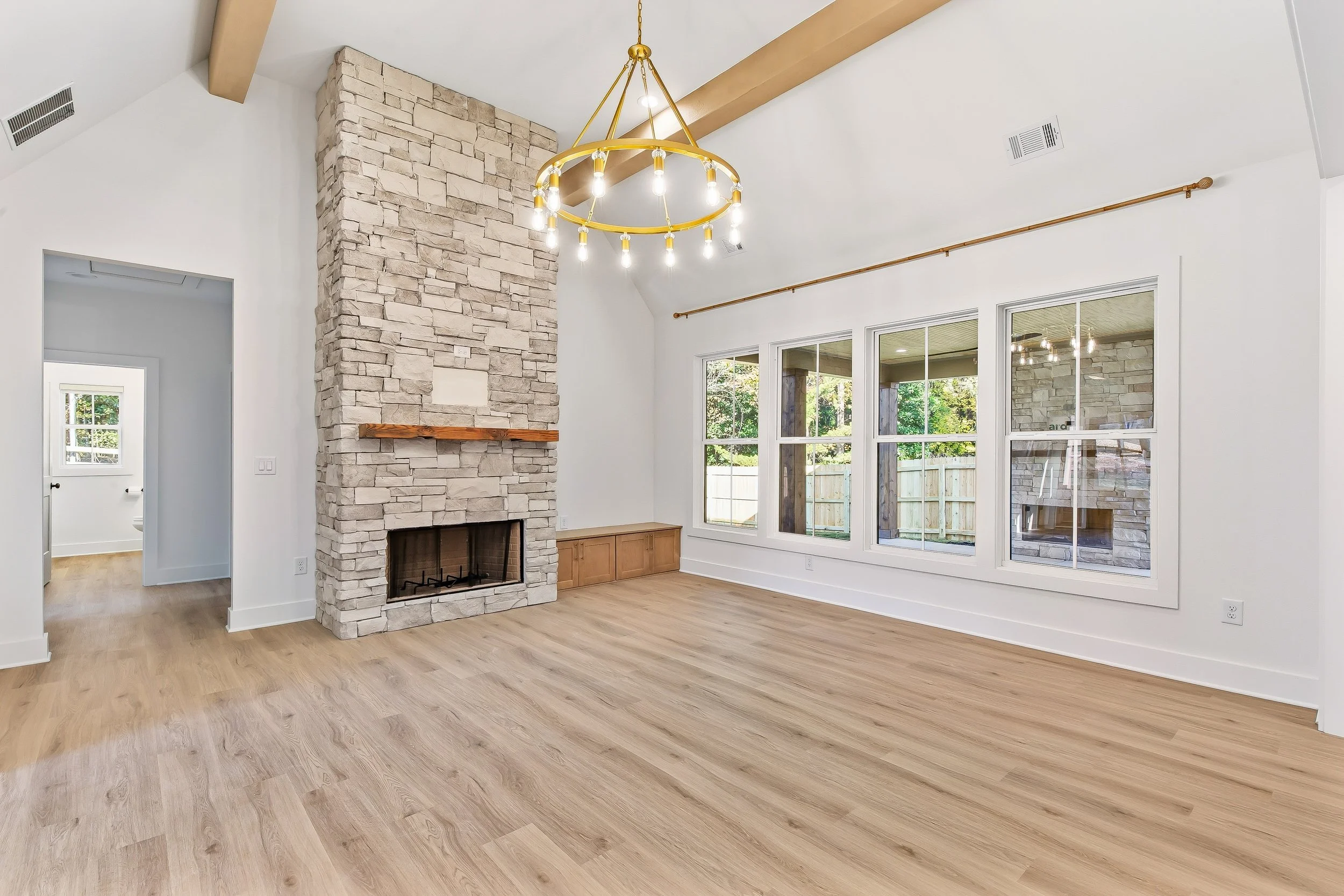 4711 Hill St - High Res-26.jpg