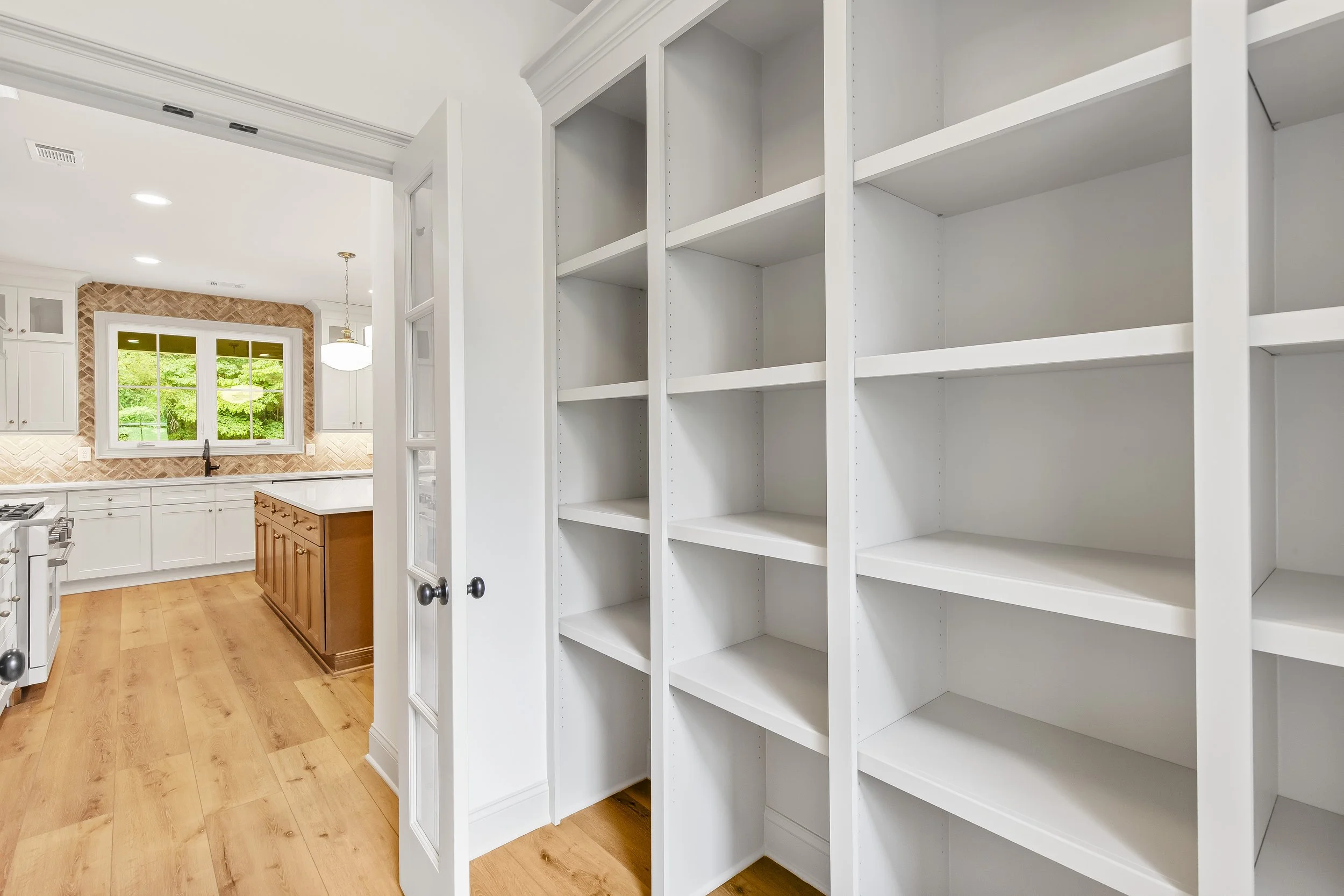 4352 Cedarcrest Rd - High Res-24.jpg