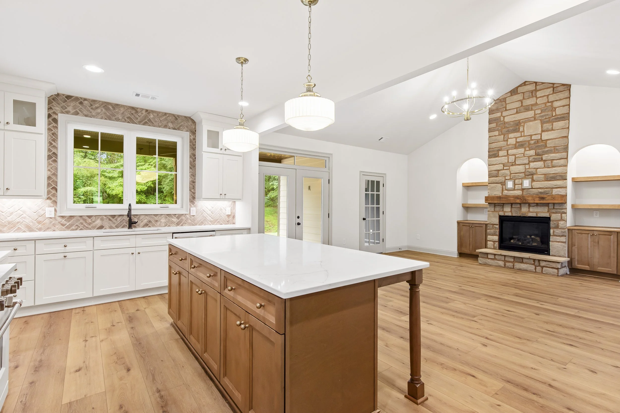 4352 Cedarcrest Rd - High Res-21.jpg
