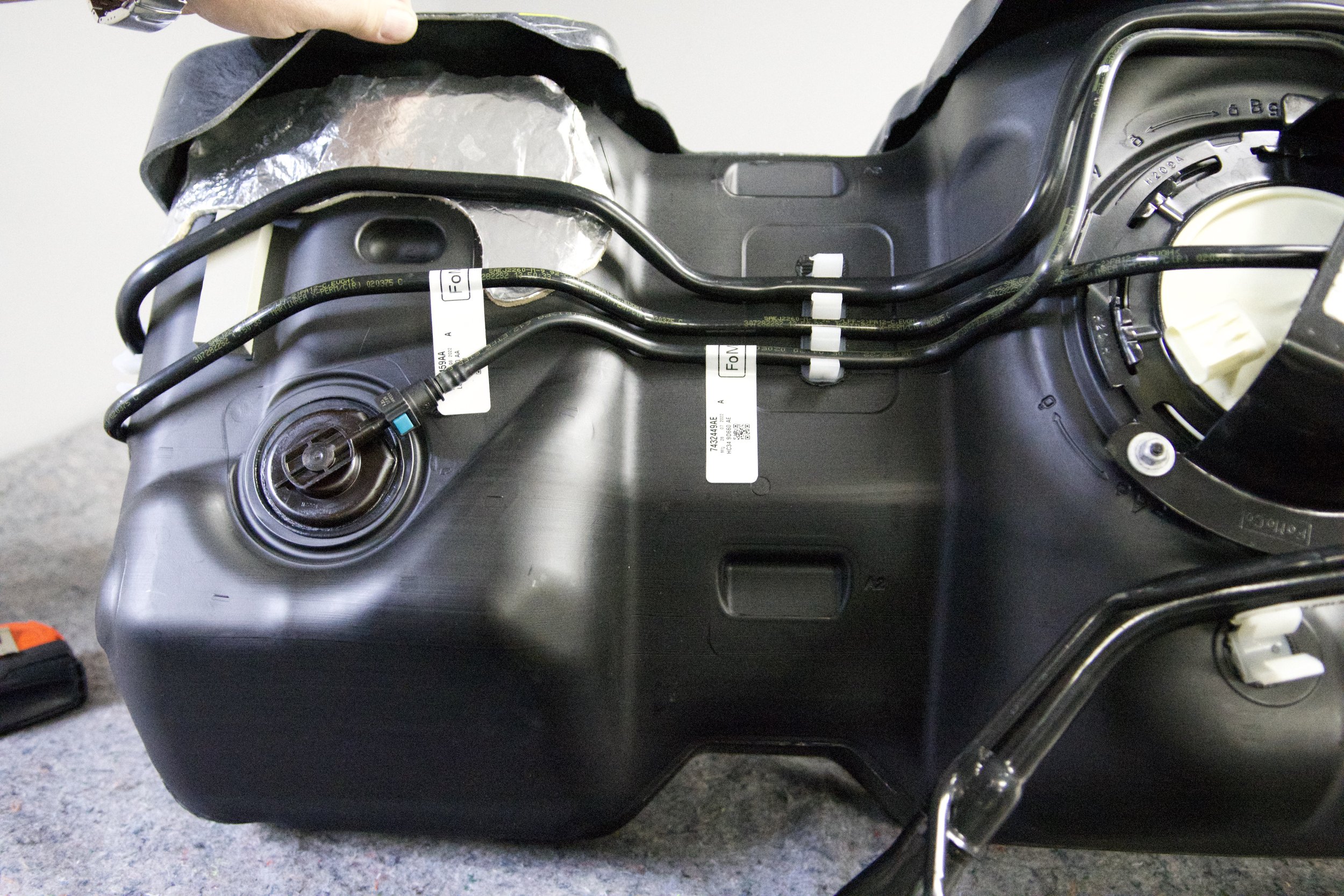 OEM Ford fuel tank assembly 6.8L 7.3L gas LC3Z-9002-S