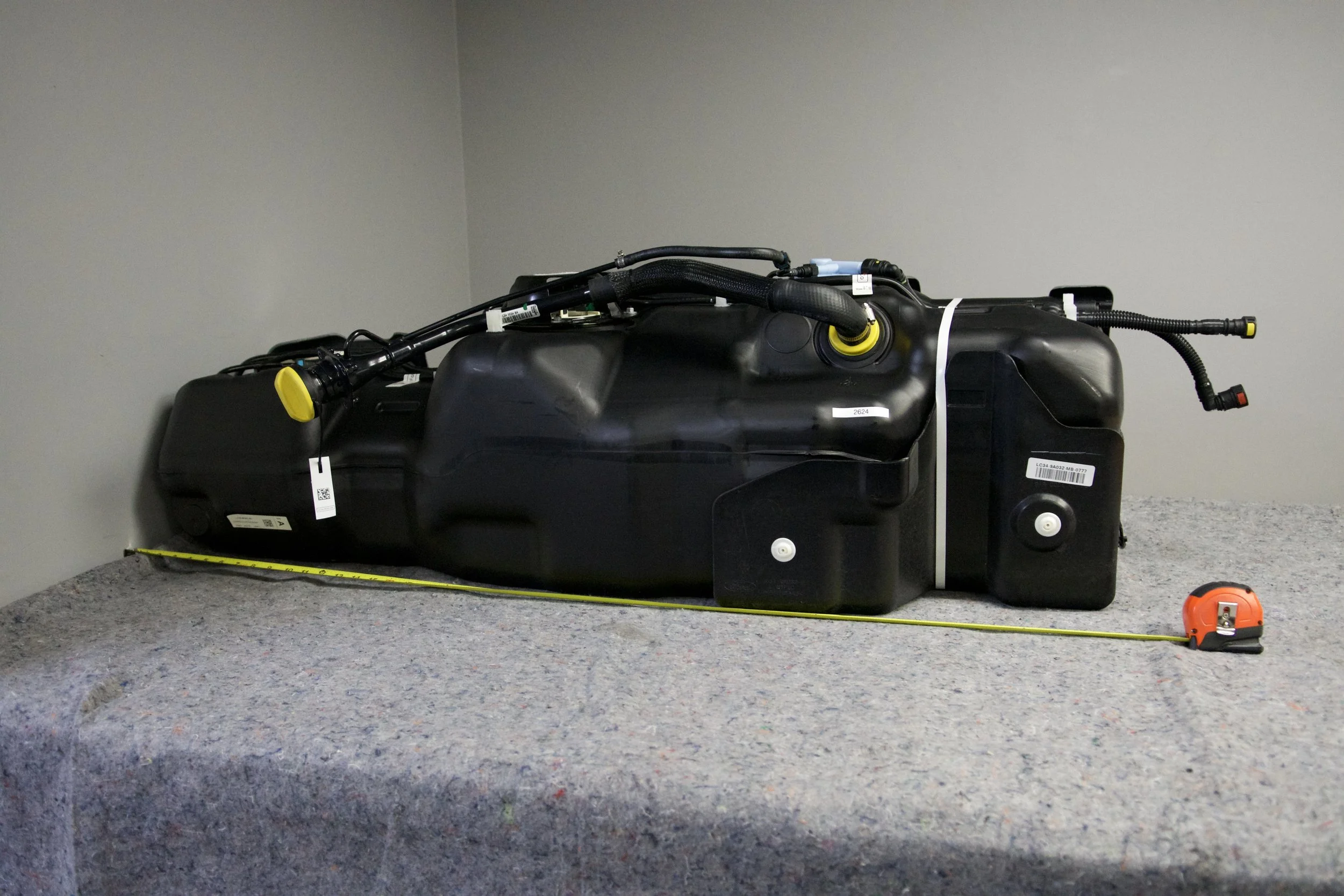 Ford Genuine Parts pickup fuel tank replacement 2020-2025