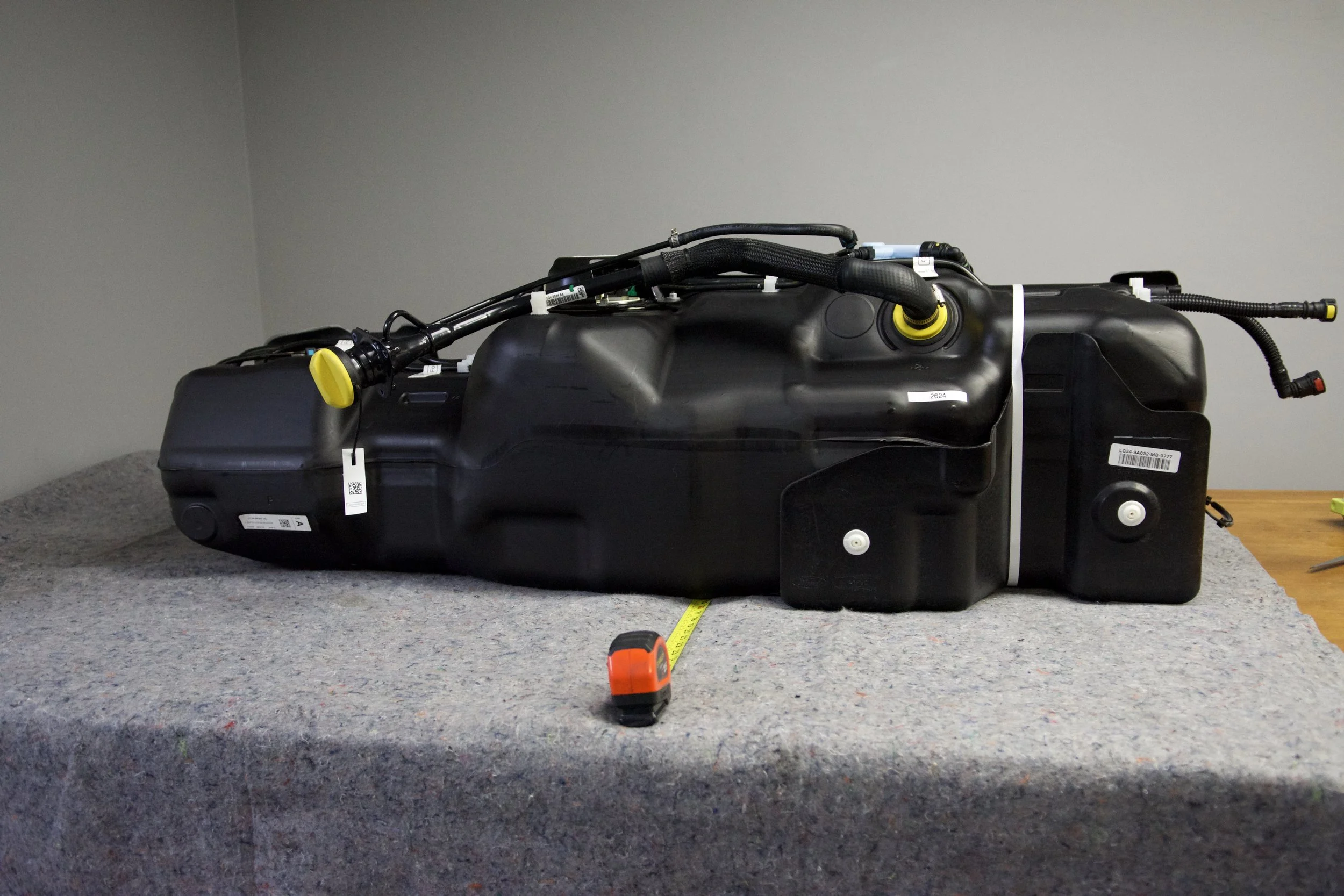 Ford Genuine Parts pickup fuel tank replacement 2020-2025