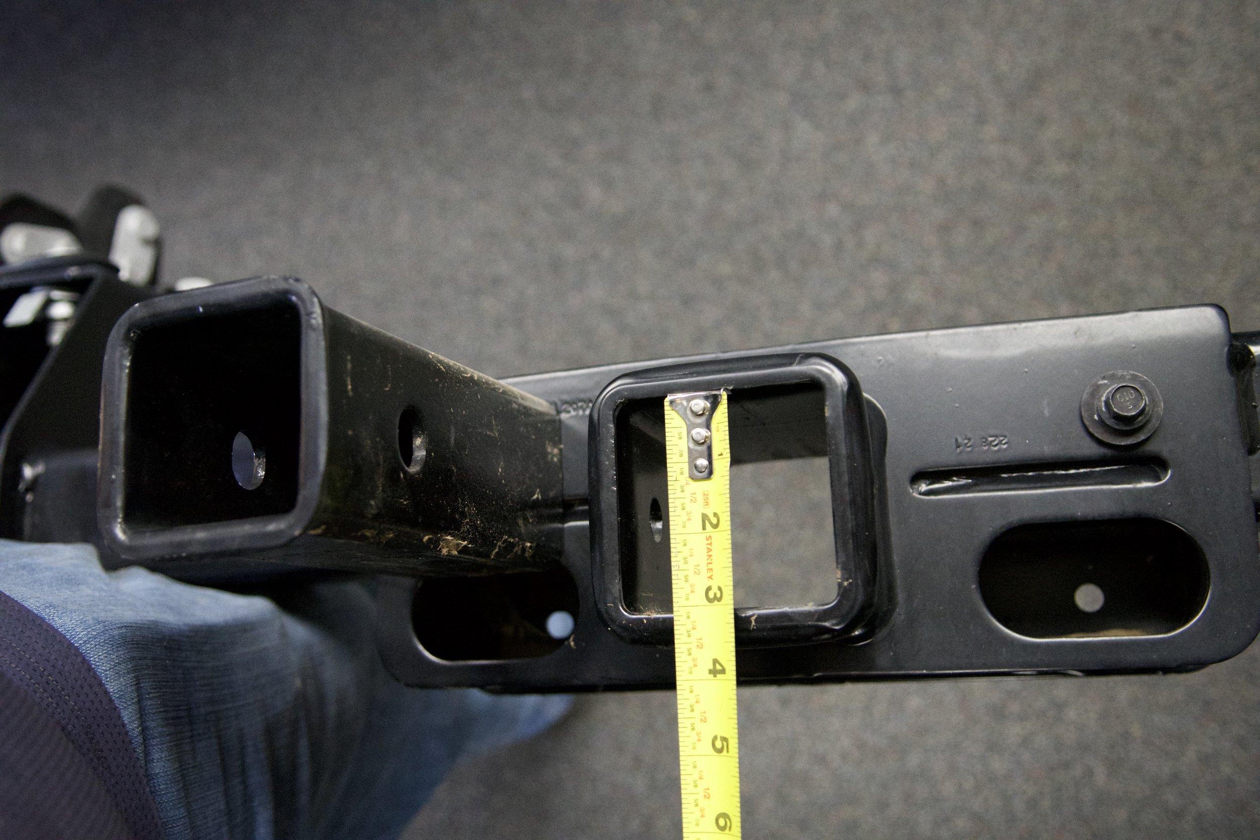 Brand new take-off Ford hitch LC3Z-17D826-D for F-250 and F-350 Super Duty