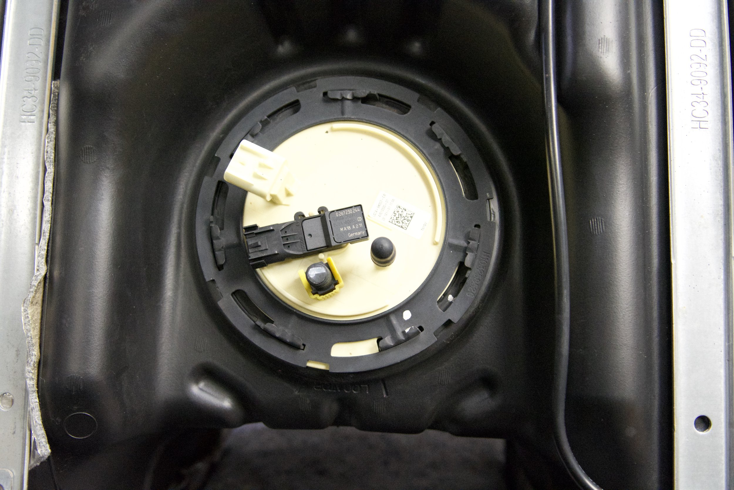 OEM Ford AFT Fuel Tank LC34-9K007-GE for F-350 F-550 Super Duty