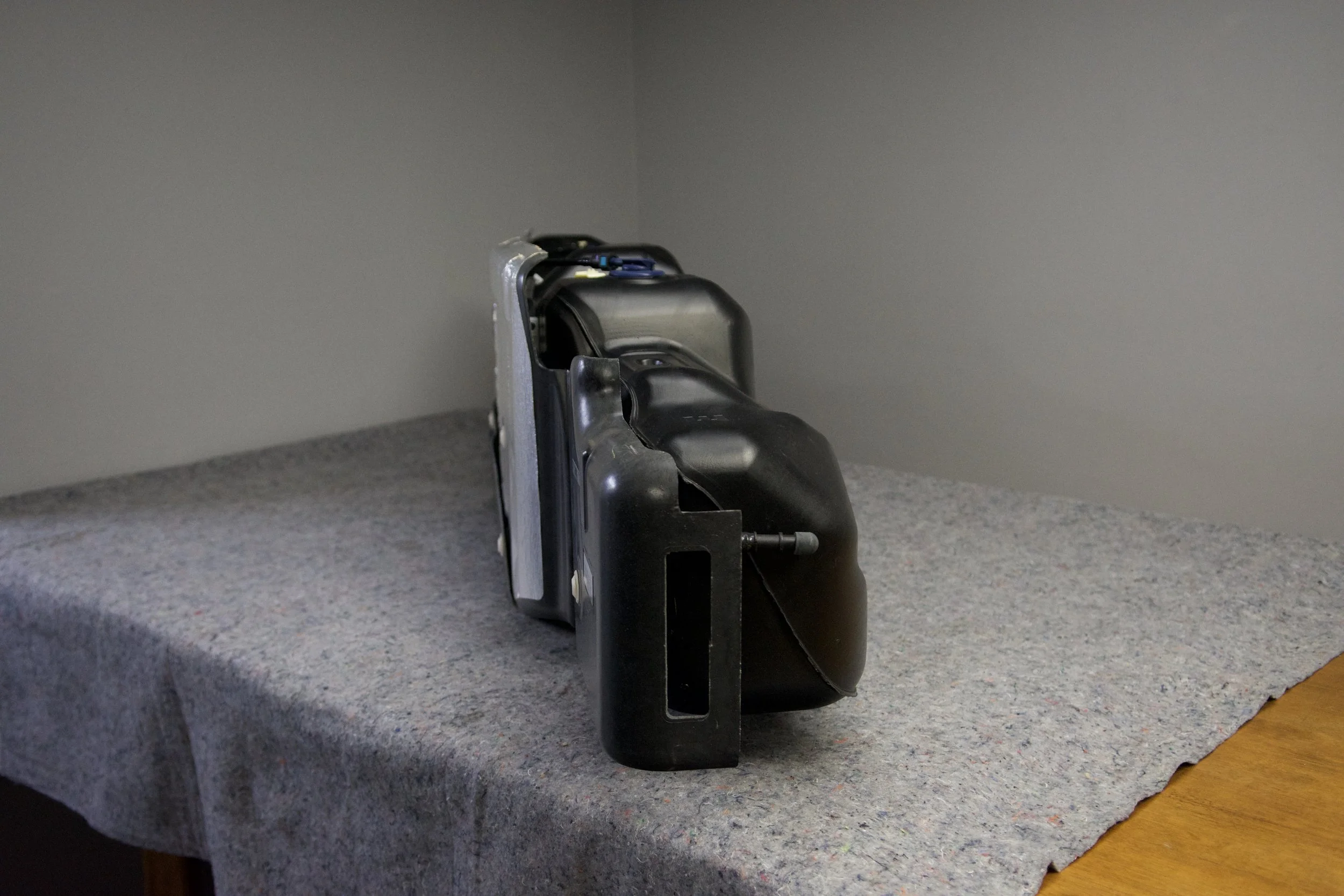 OEM Ford Midship Fuel Tank PC3Z-9002-A for F-350 F-550 Super Duty