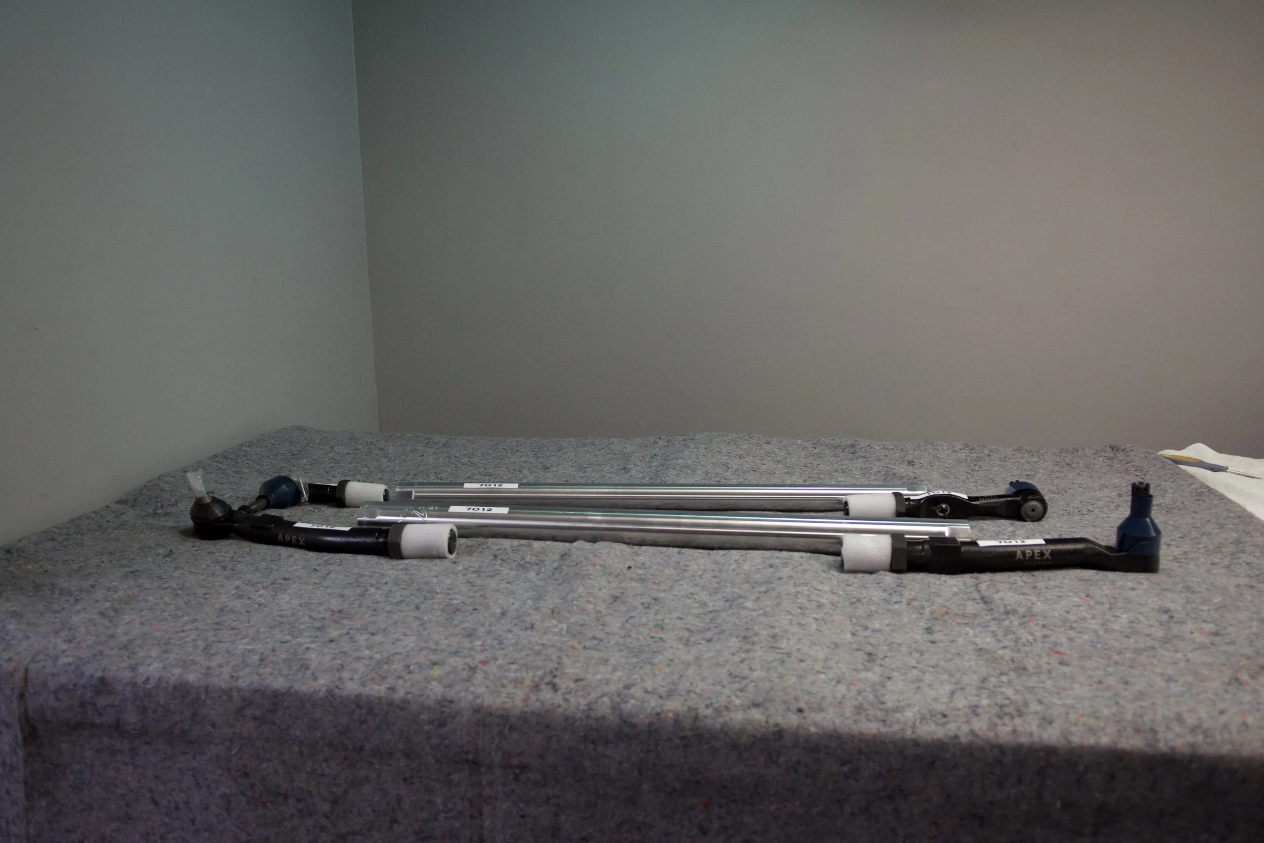SuperBronco Custom Steering Kit (SB#70012). Heavy-duty drag link, center link & tie rod ends. Built for precision handling & off-road durability.