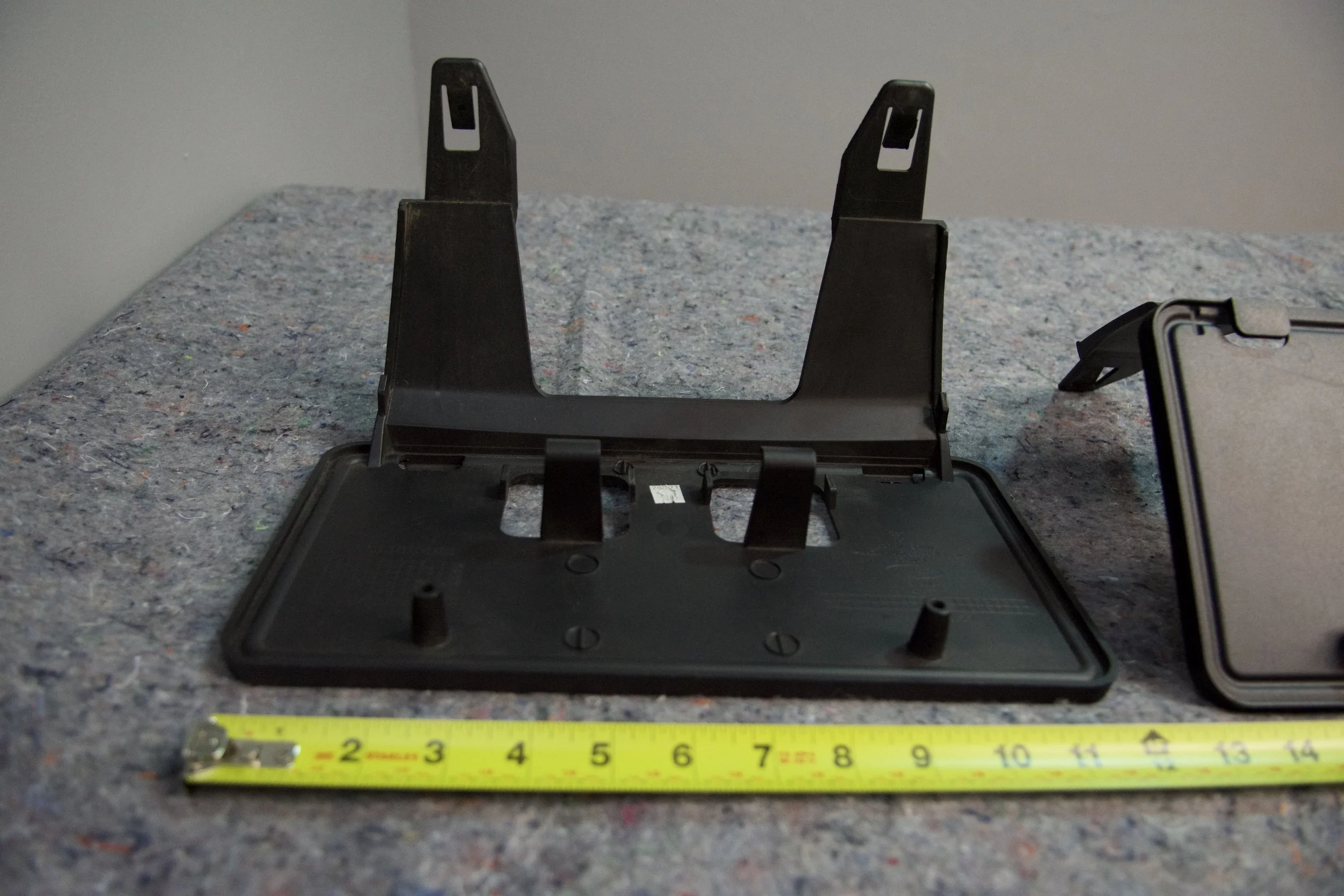 OEM-Style Ford License Plate Holder – Durable Black Plastic Replacement (#2530)
