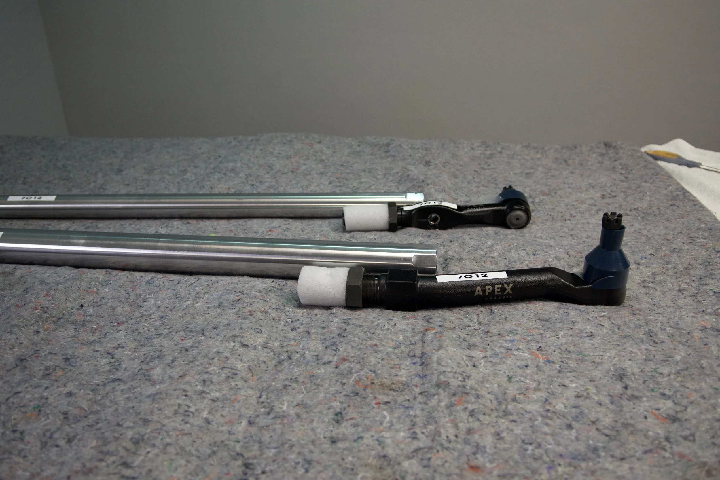 SuperBronco Custom Steering Kit (SB#70012). Heavy-duty drag link, center link & tie rod ends. Built for precision handling & off-road durability.