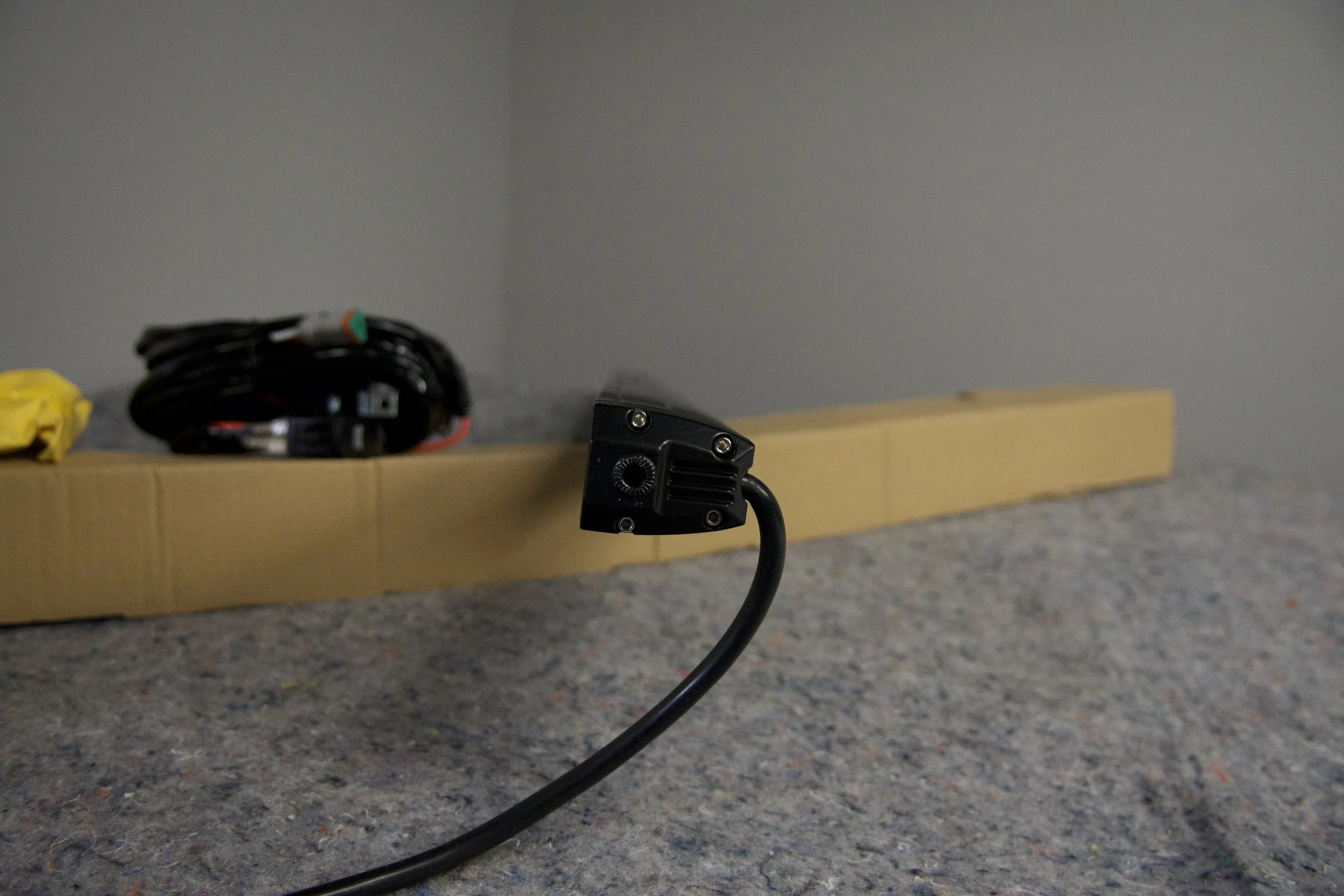 32 inch LED light bar with mounting brackets