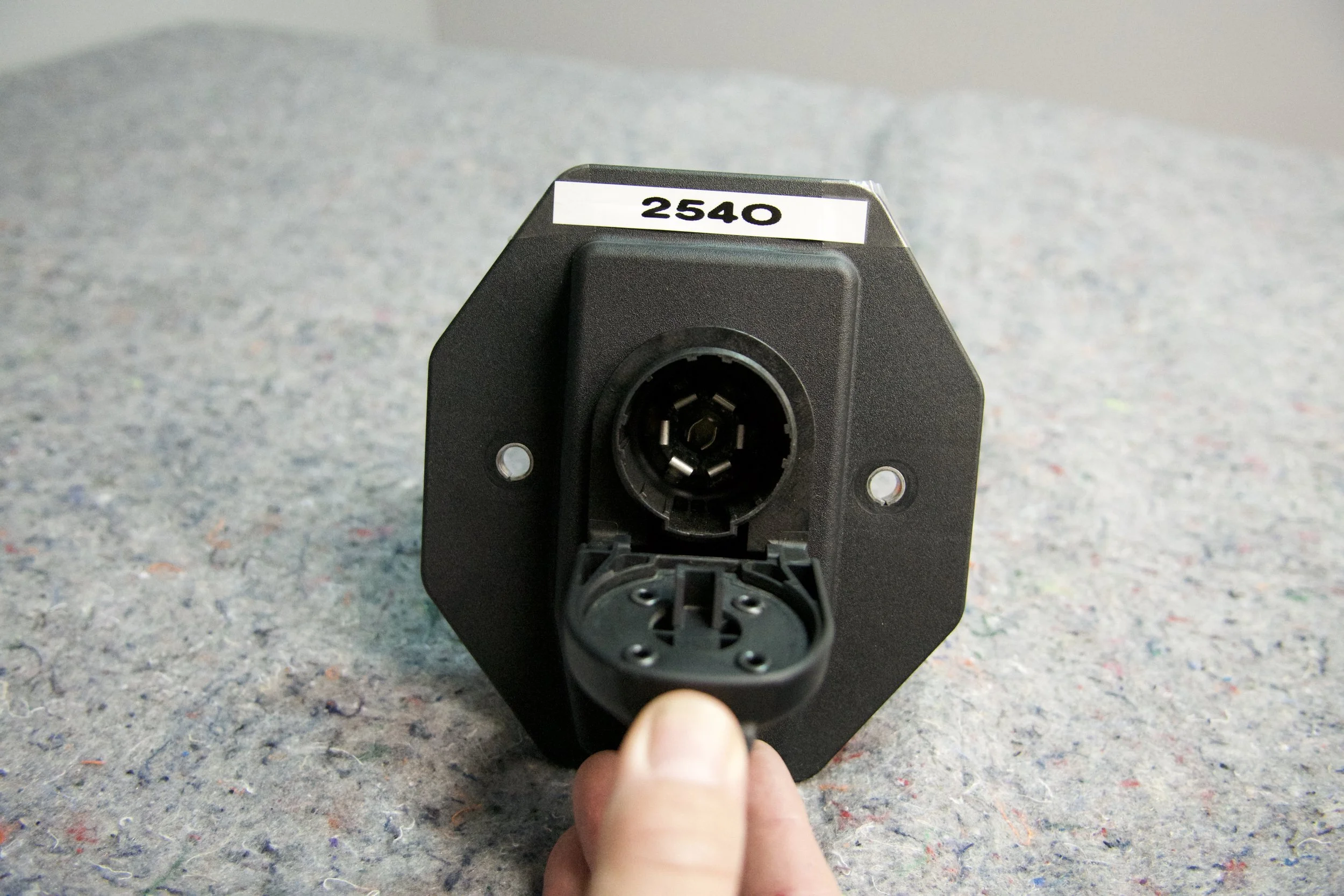 OEM Ford Super Duty Bed Mount 7 Pin / 4 Pin Connector (2017–2025)