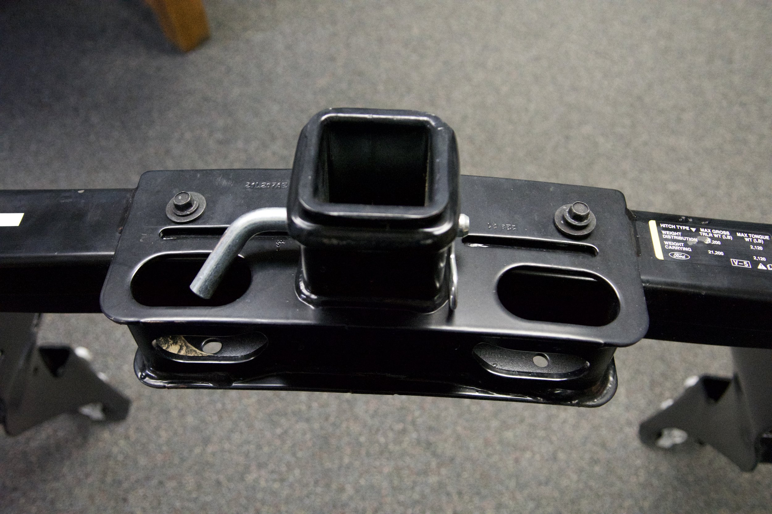 Brand new take-off Ford hitch LC3Z-17D826-D for F-250 and F-350 Super Duty