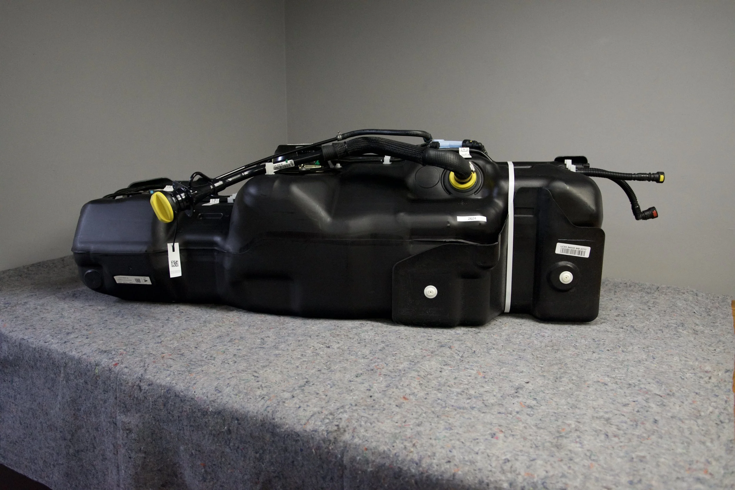 Ford Fuel Tank LC3Z-9002-S for F-250 F-350 Super Duty pickup