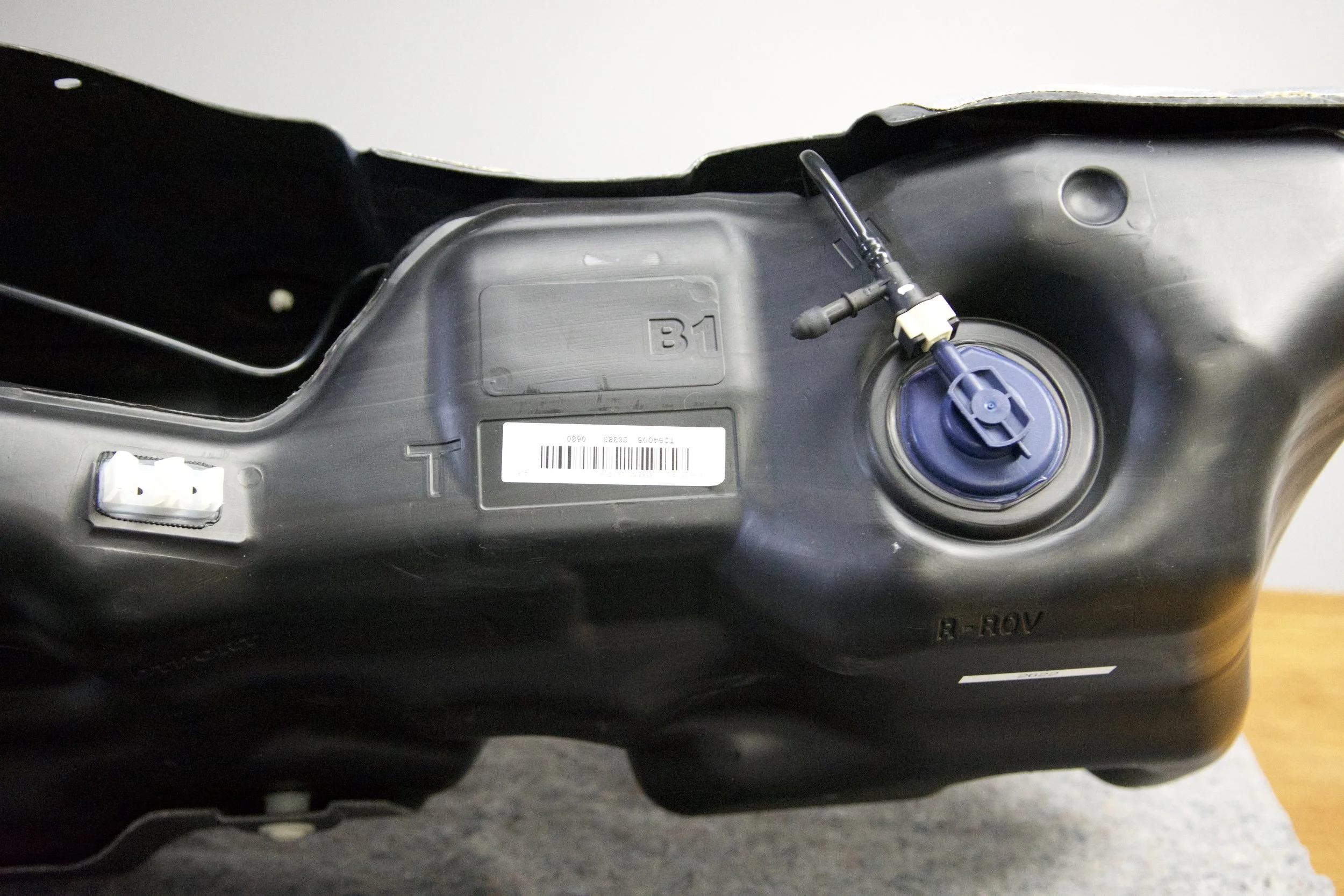 OEM Ford Midship Fuel Tank PC3Z-9002-A for F-350 F-550 Super Duty