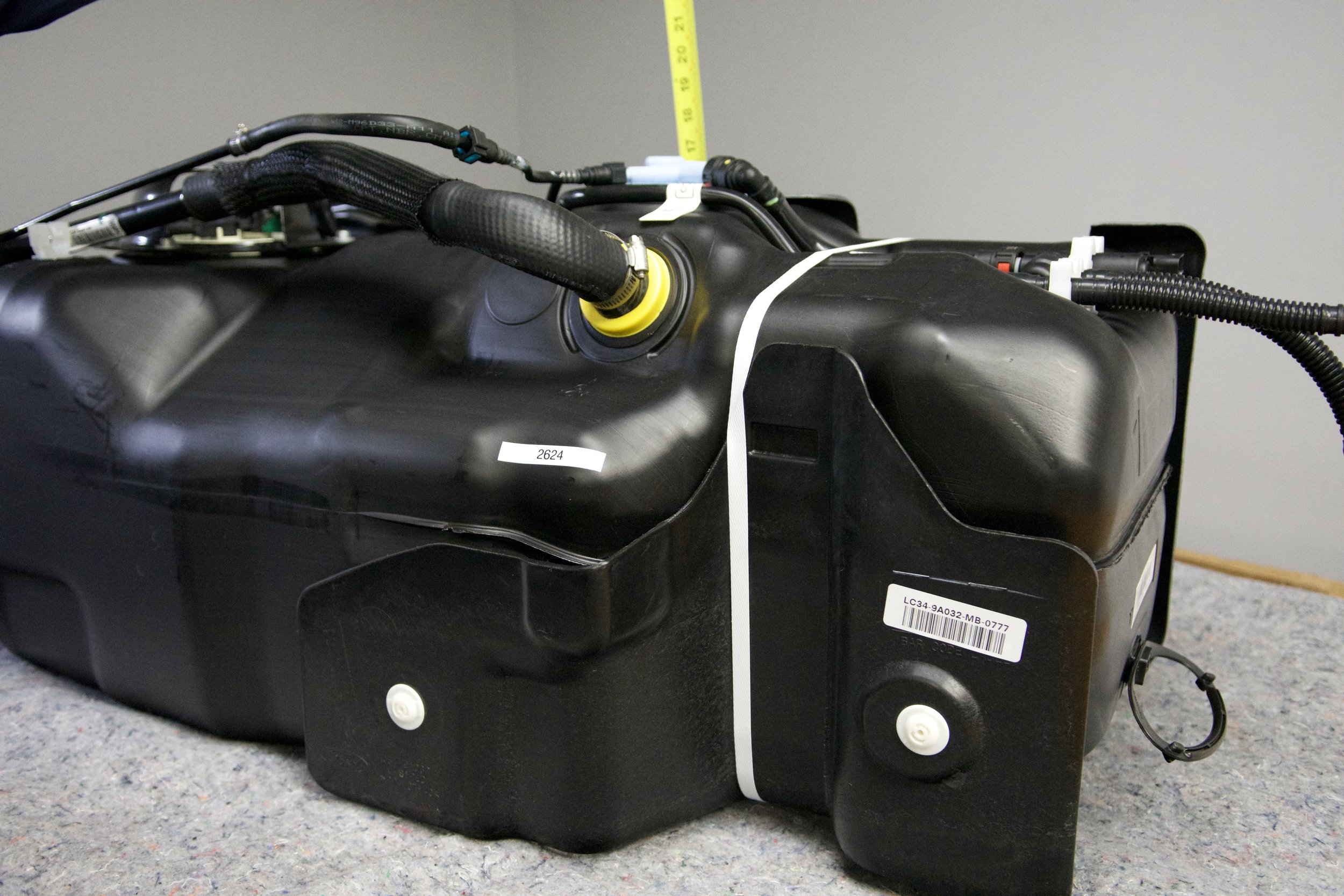 Ford Genuine Parts pickup fuel tank replacement 2020-2025