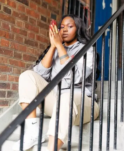 Intervista a Lina Simons, artista e rapper.&nbsp;
