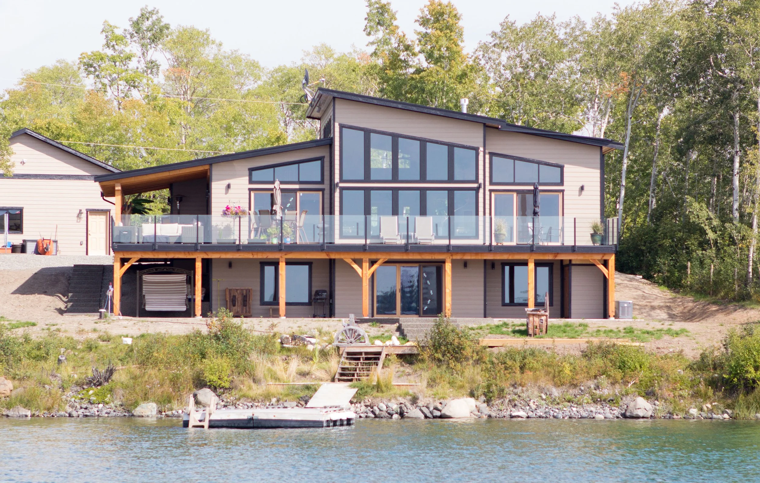 Custom Wilderness Homes BC - 100 Mile House Contractor - Custom Lakeside Traditional Style Homes