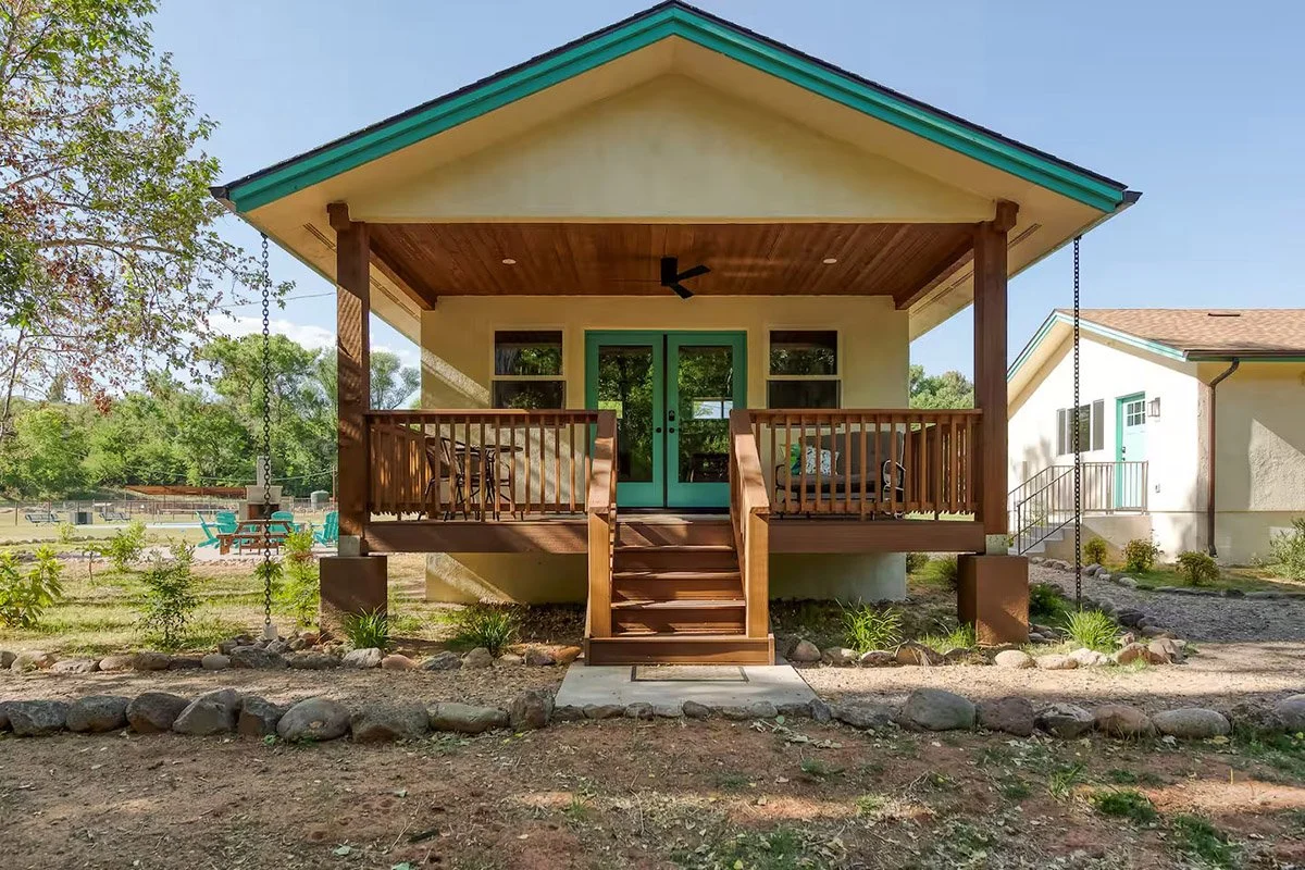 Hummingbird-Cabin.jpg