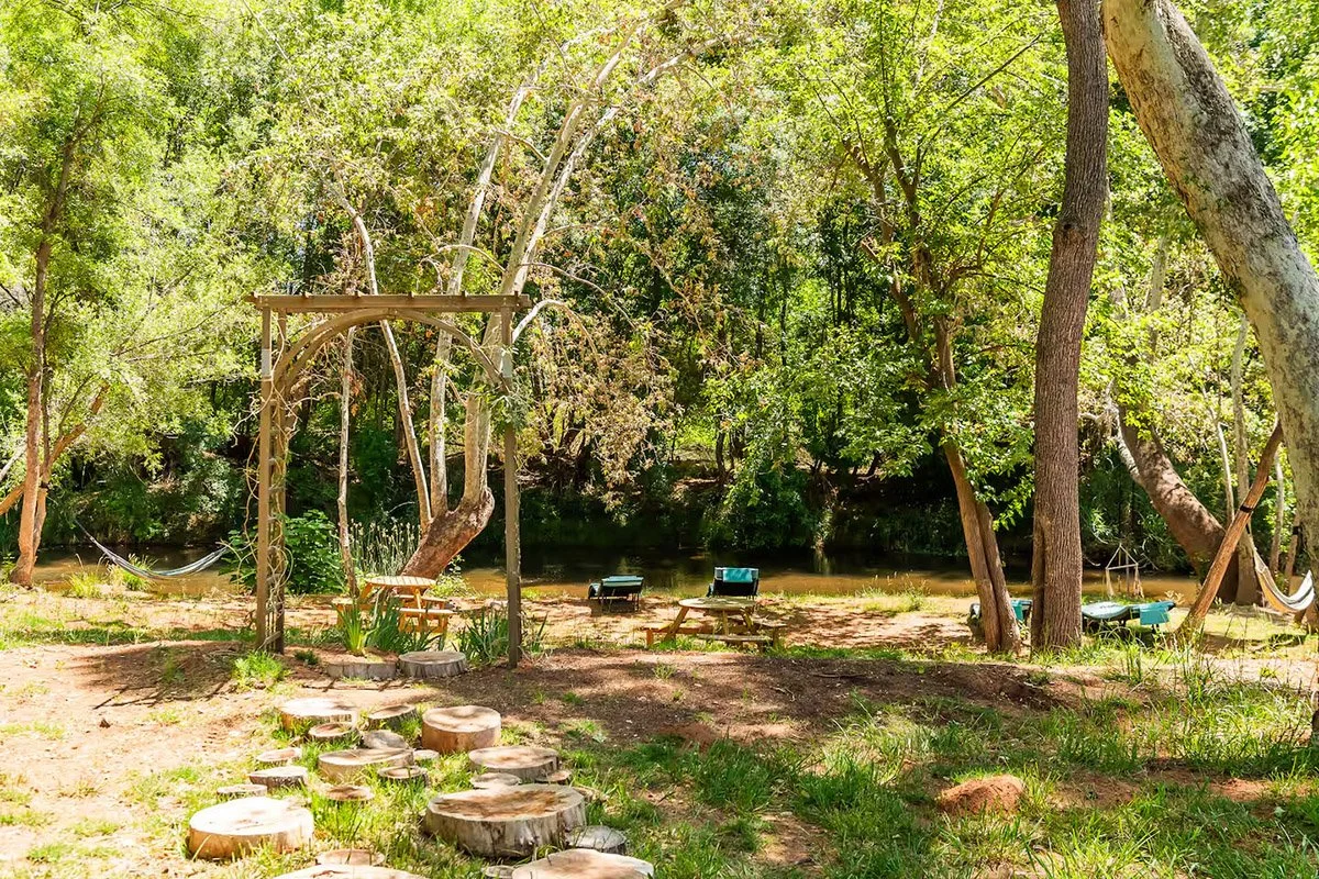 Pathway-to-The-Beach-at-Oak-Creek.jpg