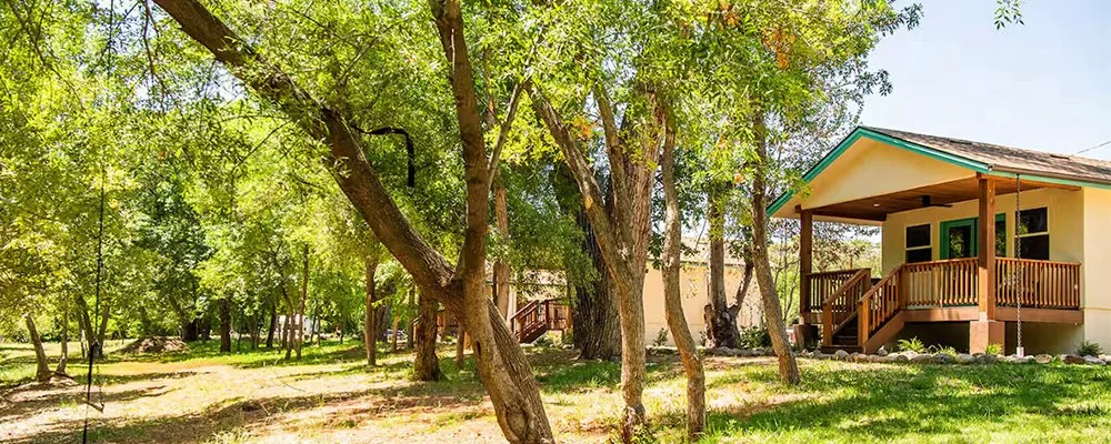 The-cabins-at-Oak-Creek.jpg