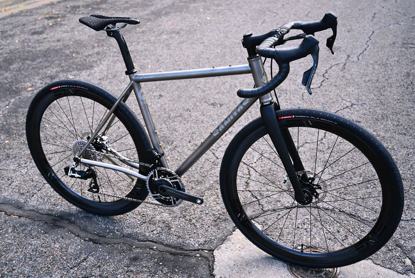 Scott picked up his new Style All-Road and it is absolutely gorgeous!! #newbikeday 

Sleek, Stylish and purposefully built for complete performance across multiple surfaces! Every aspect was carefully thought through for where &amp; how he will be ri