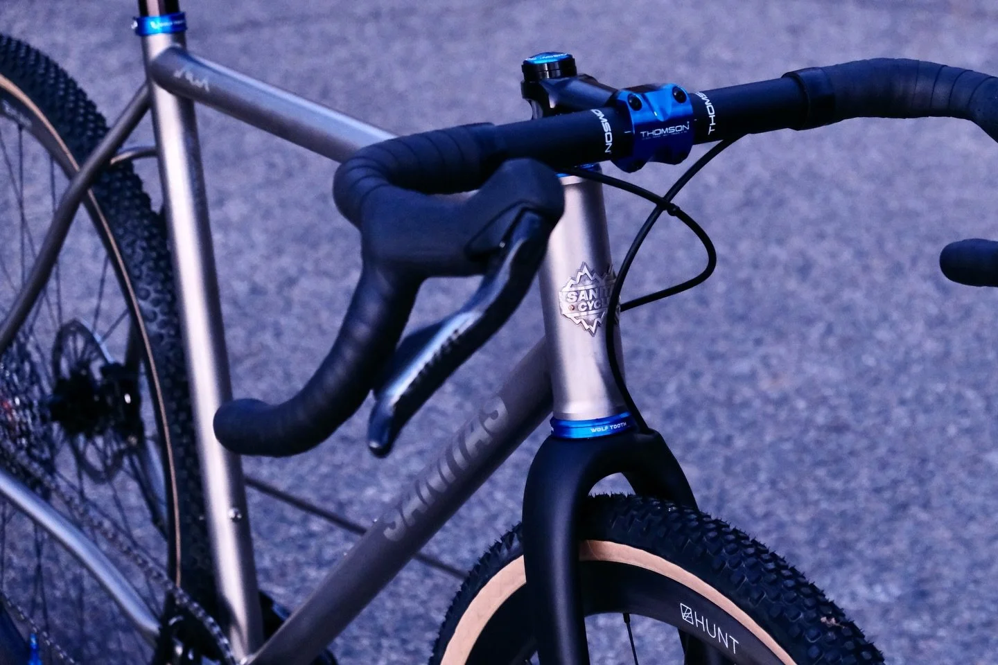 Starting the New Year off with a BANG‼️

Our Sanitas Brand Ambassador Dermot, just took delivery of his race ready Node Gravel! He will be ripping up the gravel roads of Central Texas with ease!! 

Enjoy your new ride Dermot!! 
#newbikeday 

#ridesan