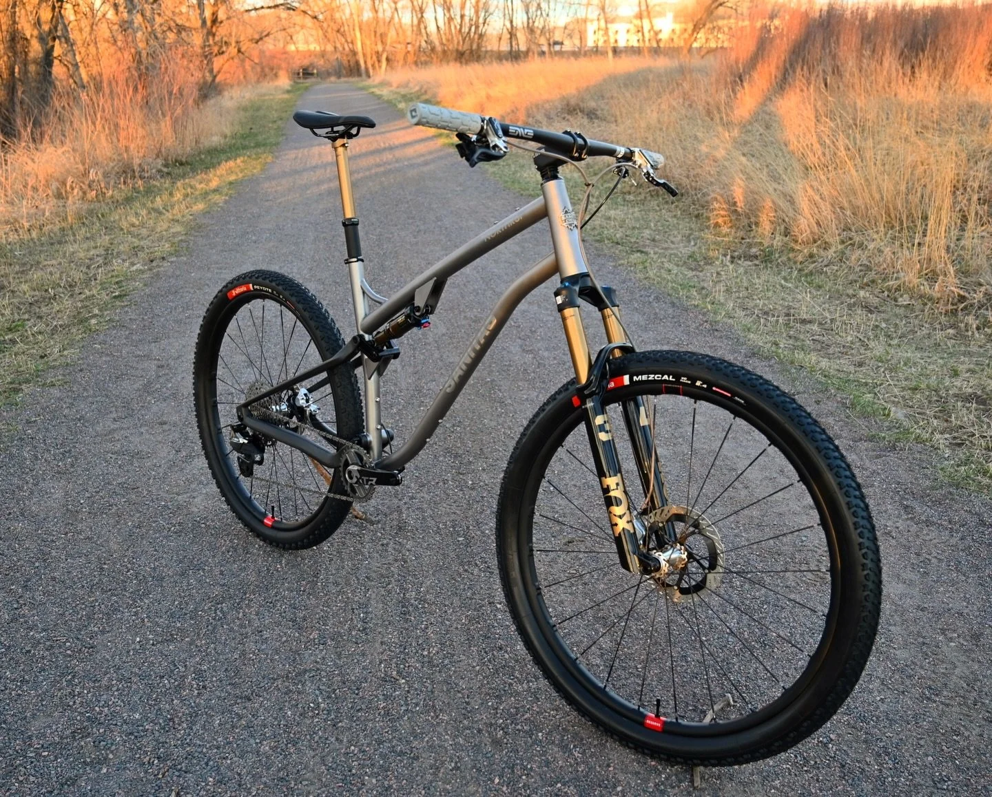 Custom Pistil XC built to be efficient and lightweight for longer days in the saddle!

Every piece on Chris&rsquo;s Pistil was purposefully thought through as he is planning on the racing the final year of the @bcbikerace later this summer! 

From th