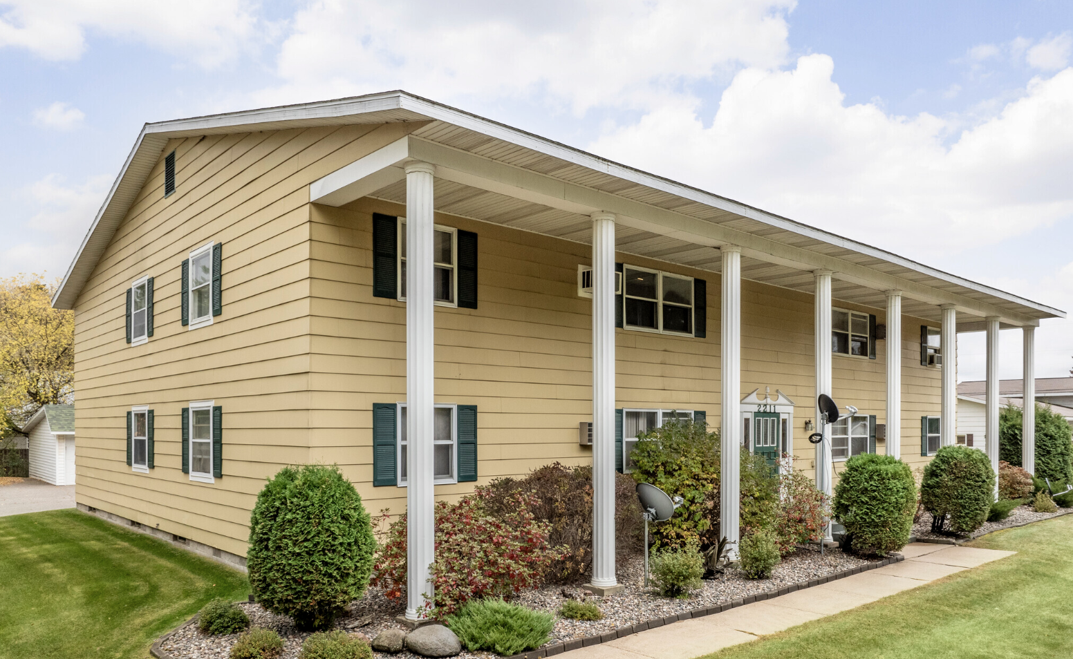 RADTKE APARTMENTS (WESTON, WI)