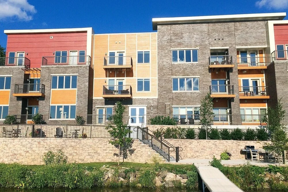 LAKE EDGE APARTMENTS (MONONA, WI)