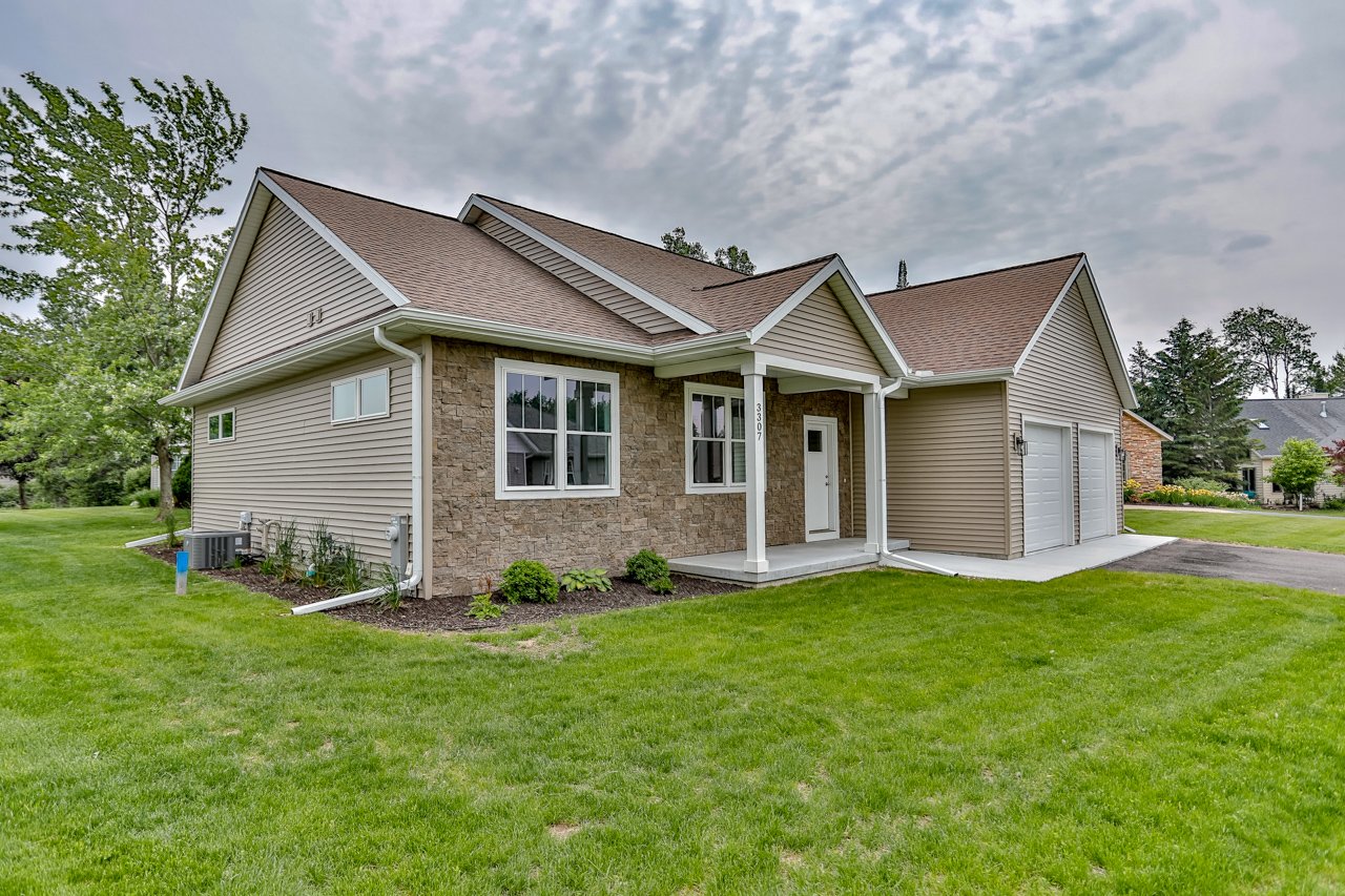 STONE GATE HOUSES (WESTON, WI)