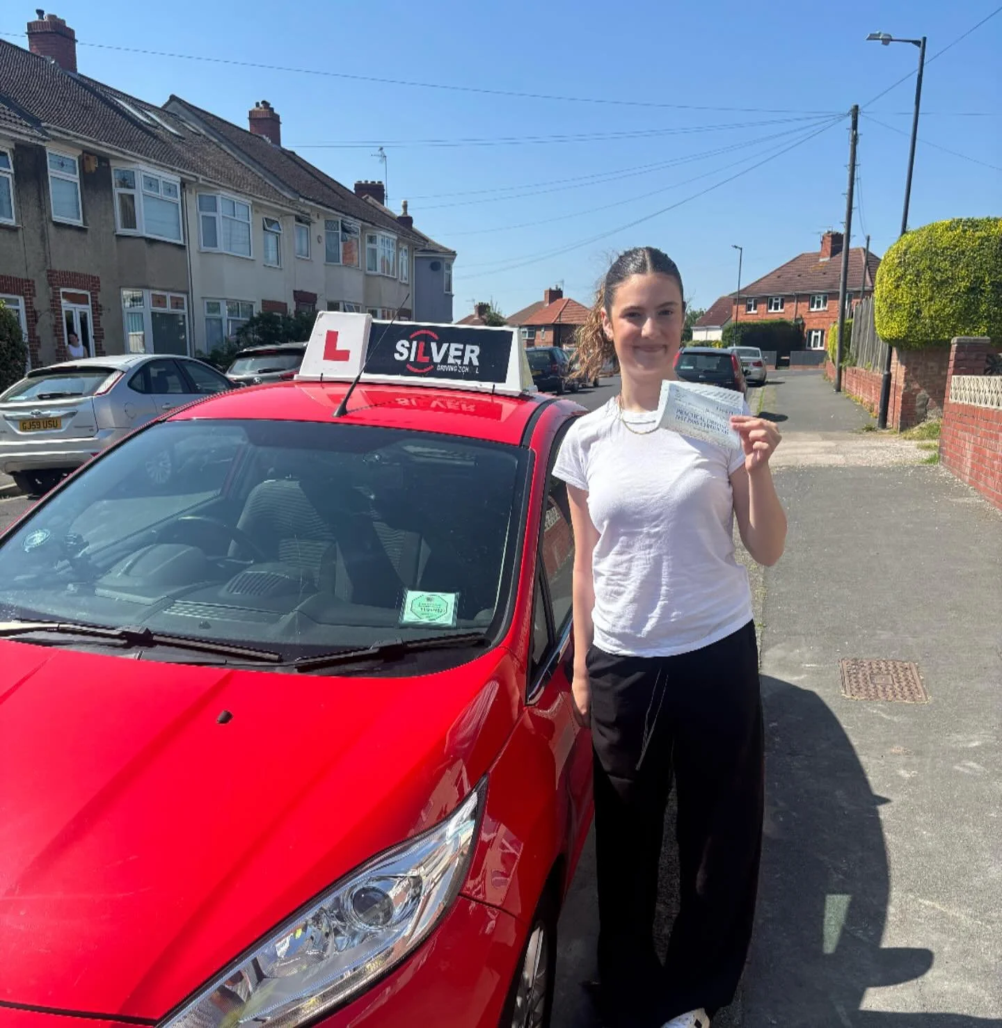 Congratulations to Cicely, passed 1st time with only 1 driving fault.  An amazing drive! 🎉🥳