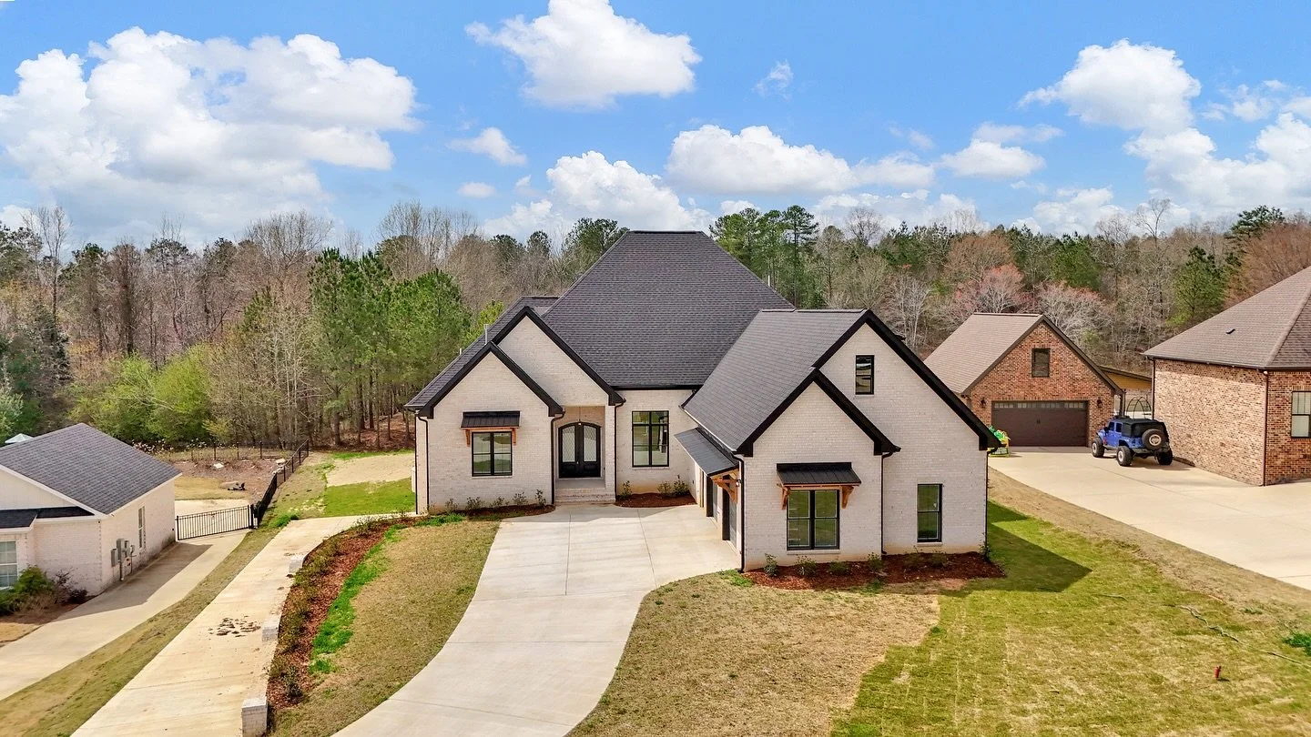 Beautiful New Build in Moody&rsquo;s Edgewater Farms Neighborhood. Reach out to @bretrogersrealtor if you are interested! 

Property Details:
-5 Bed/ 4.5 Bathrooms (basement stubbed)
-Bonus room and Bonus Den upstairs