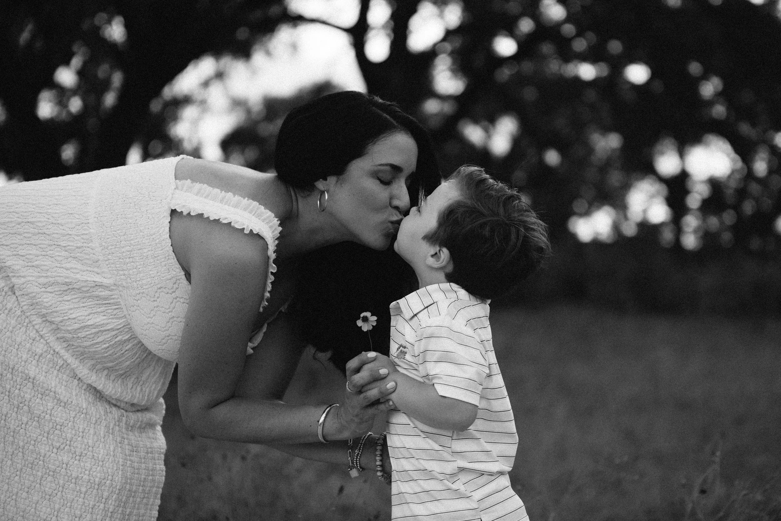 Erin_MaternityFamily-20260807_009_BW.jpg