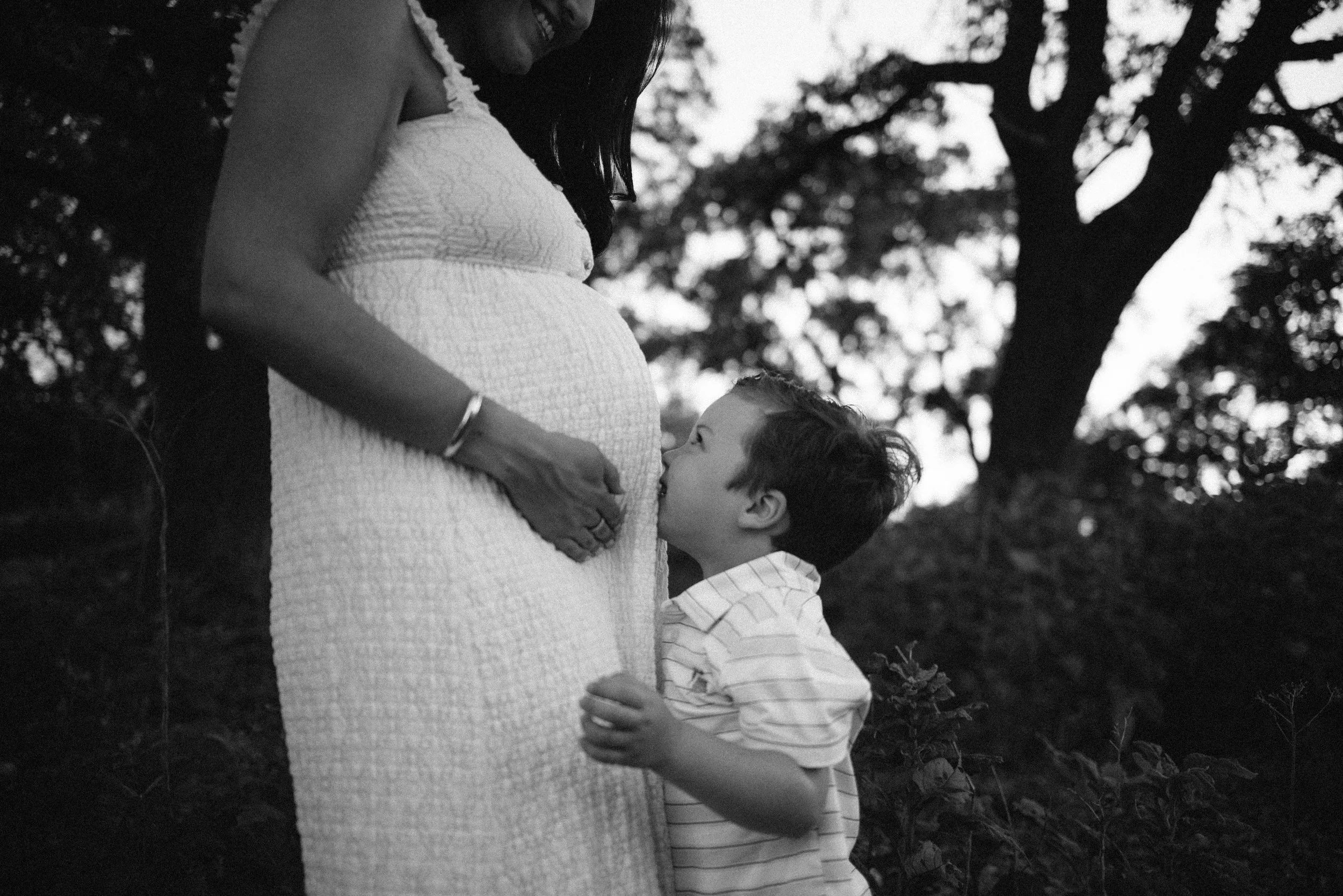 Erin_MaternityFamily-20260807_001_BW.jpg