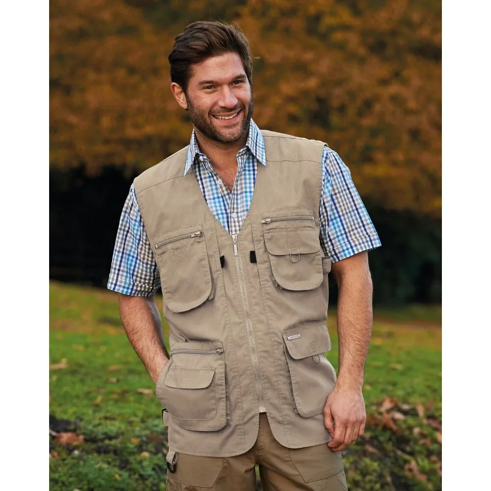 dale-multi-pocket-gilet-stone-model.jpg