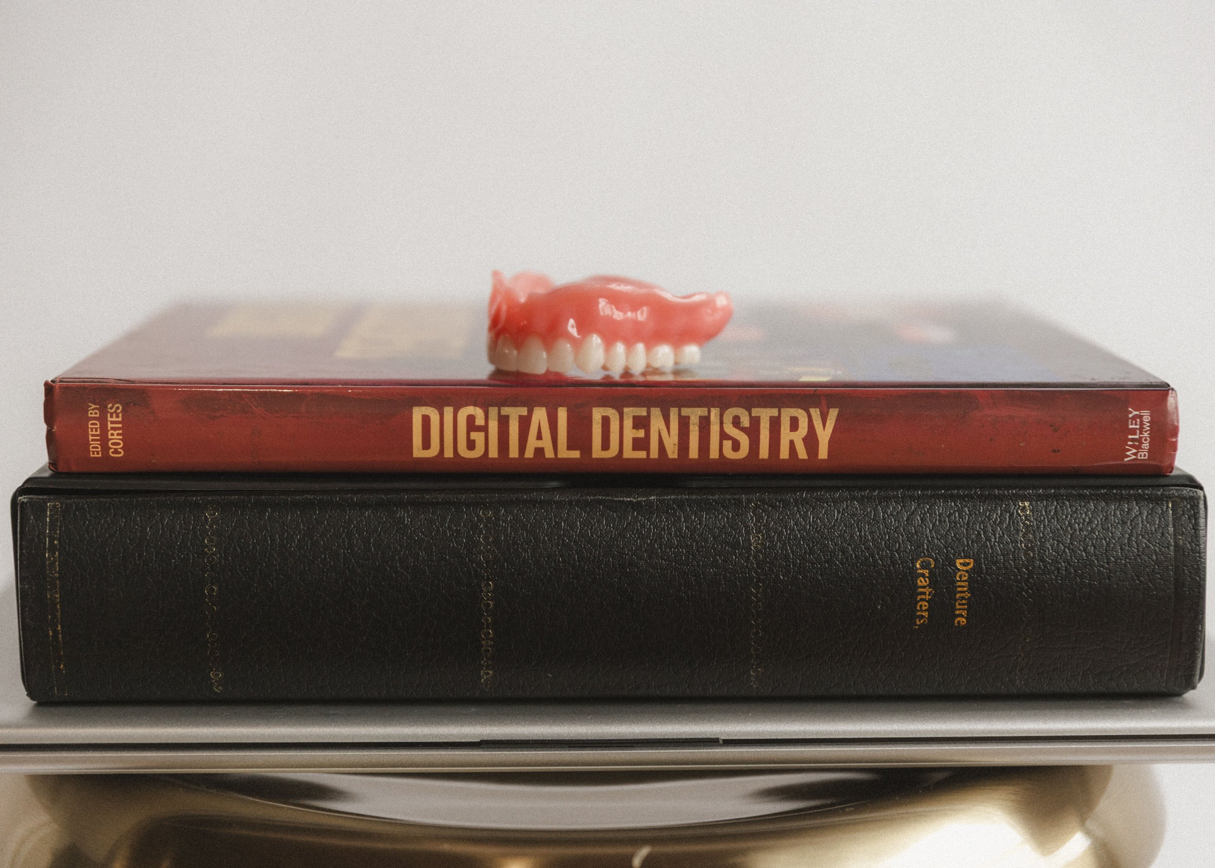 Digital Denture Workflows: When to Use Digital vs Traditional Approaches