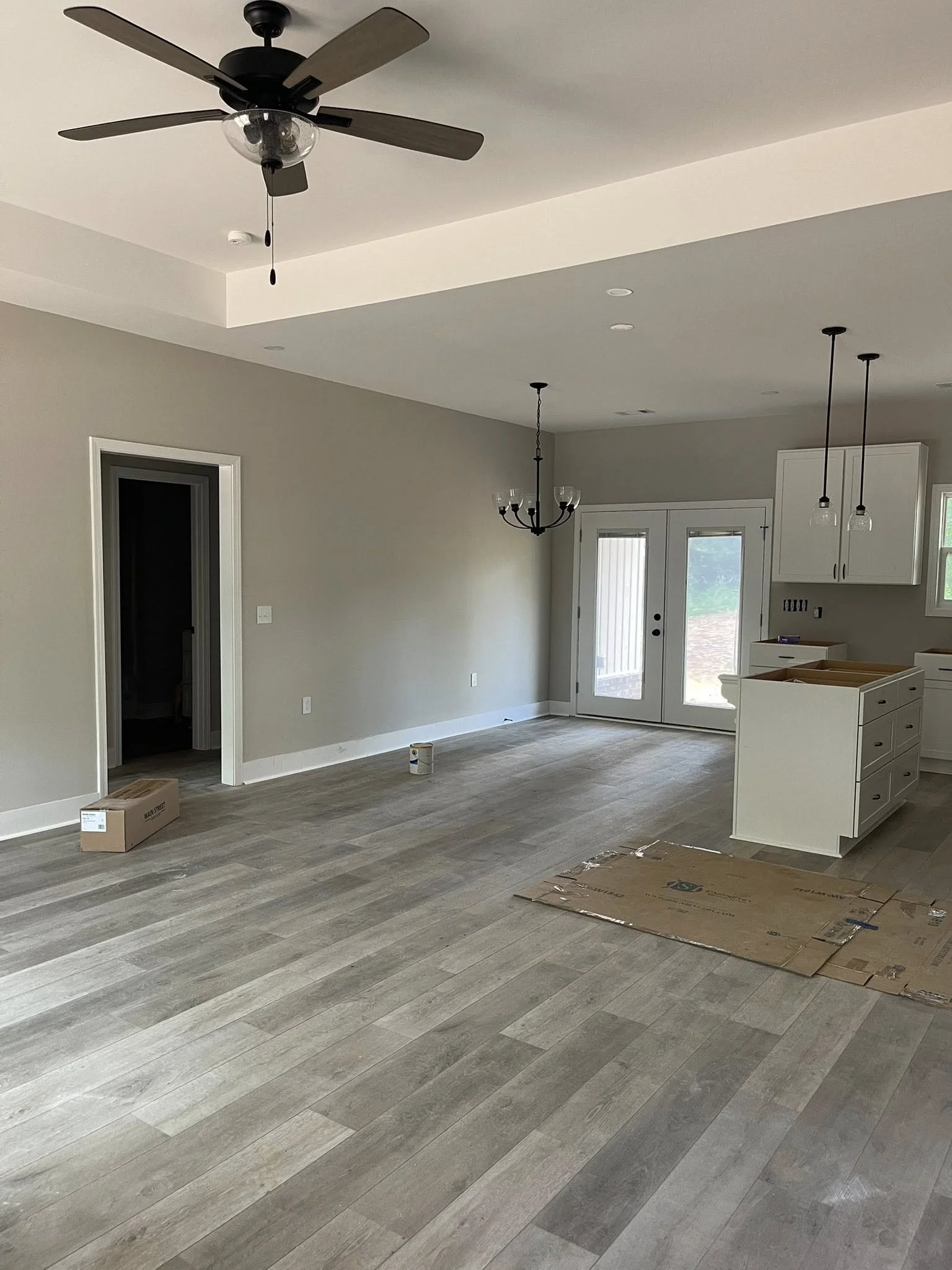 Main interior lot 21.jpg