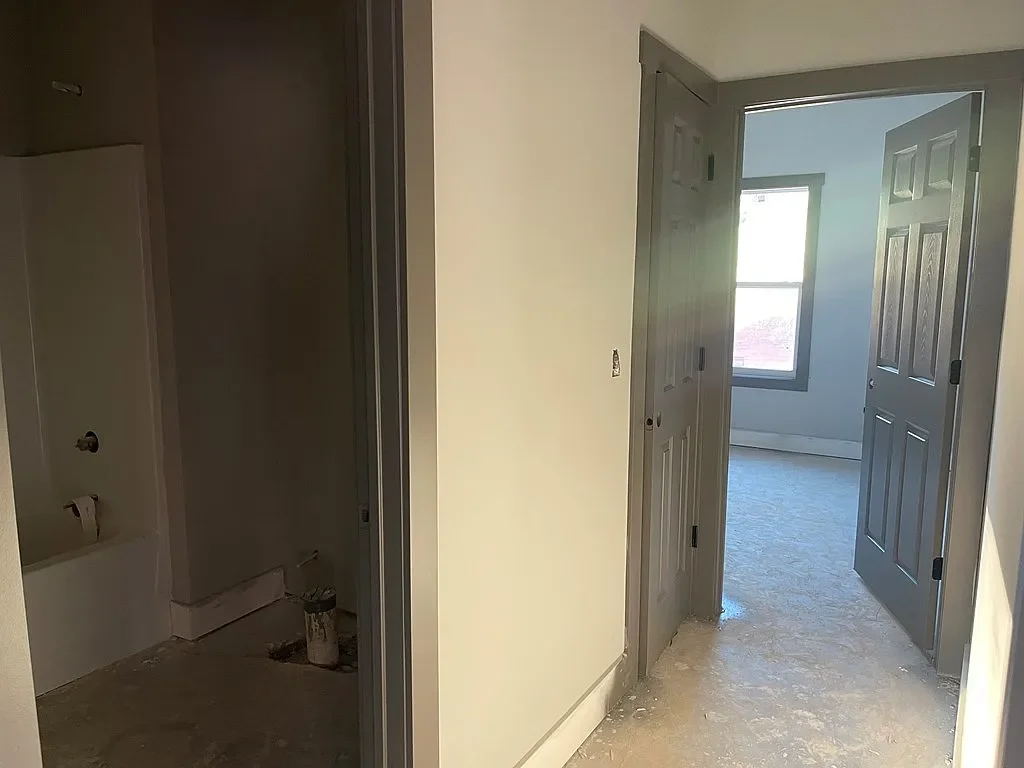 guest hallway lot 25.webp