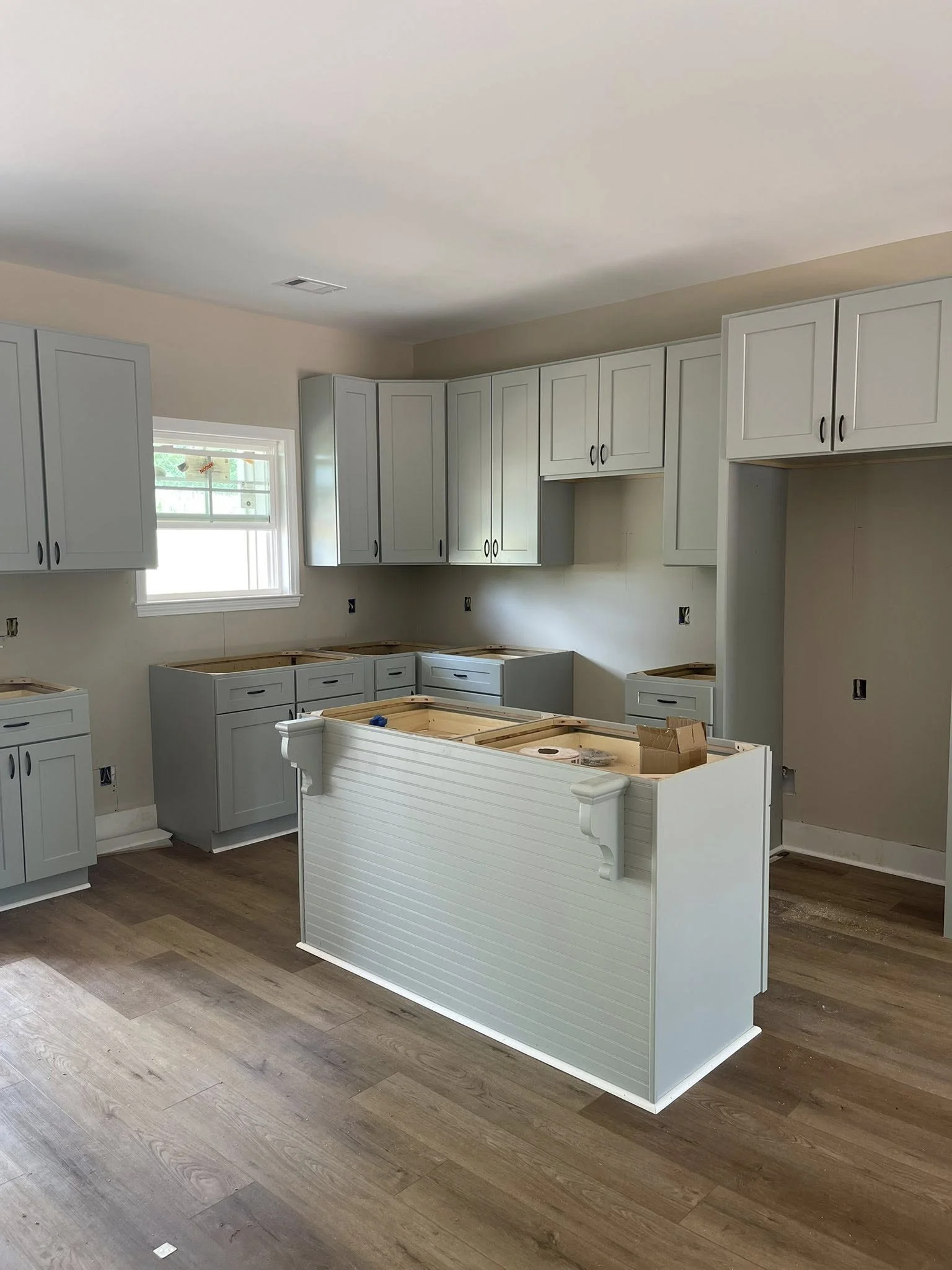 kitchen lot 23.jpg