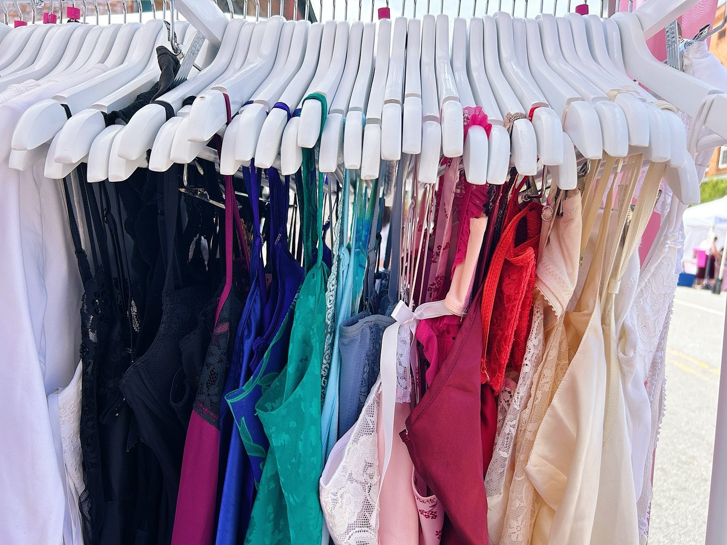 can we hear a little commotion for the racks?? 🗣️🗣️🗣️

summer racks are packed with the brightest colors and patterns! next up?? @caryvintagemarket + @thriftyfitzmarketnc double header!! 💋💋💋 see you there!!
