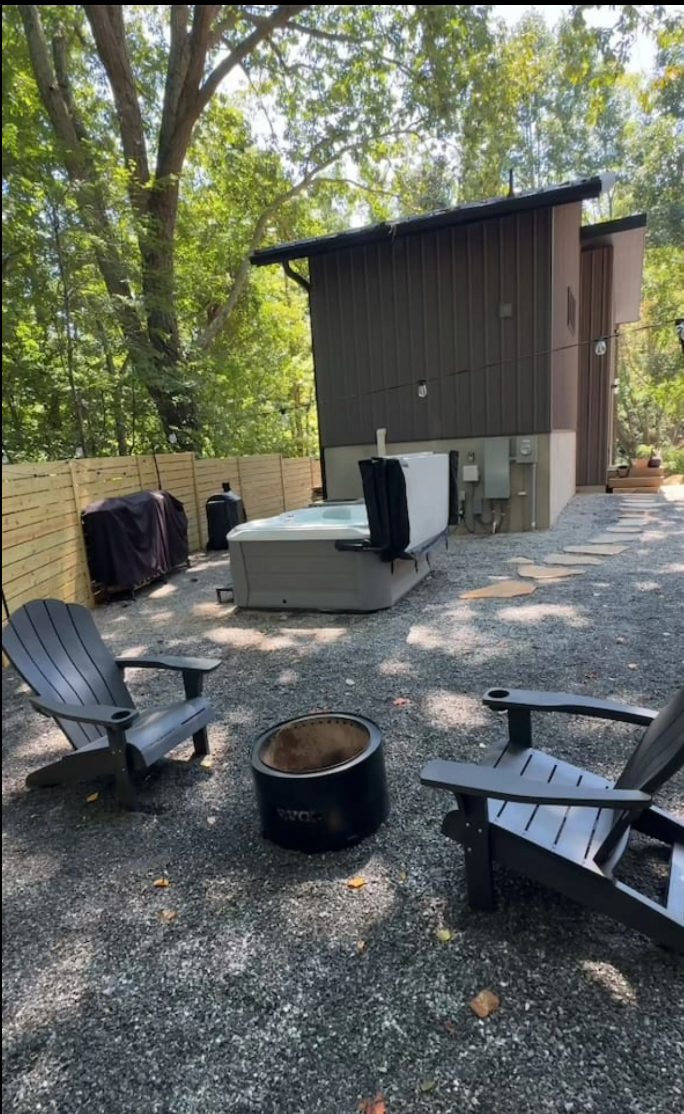 Hot Tub 1.png