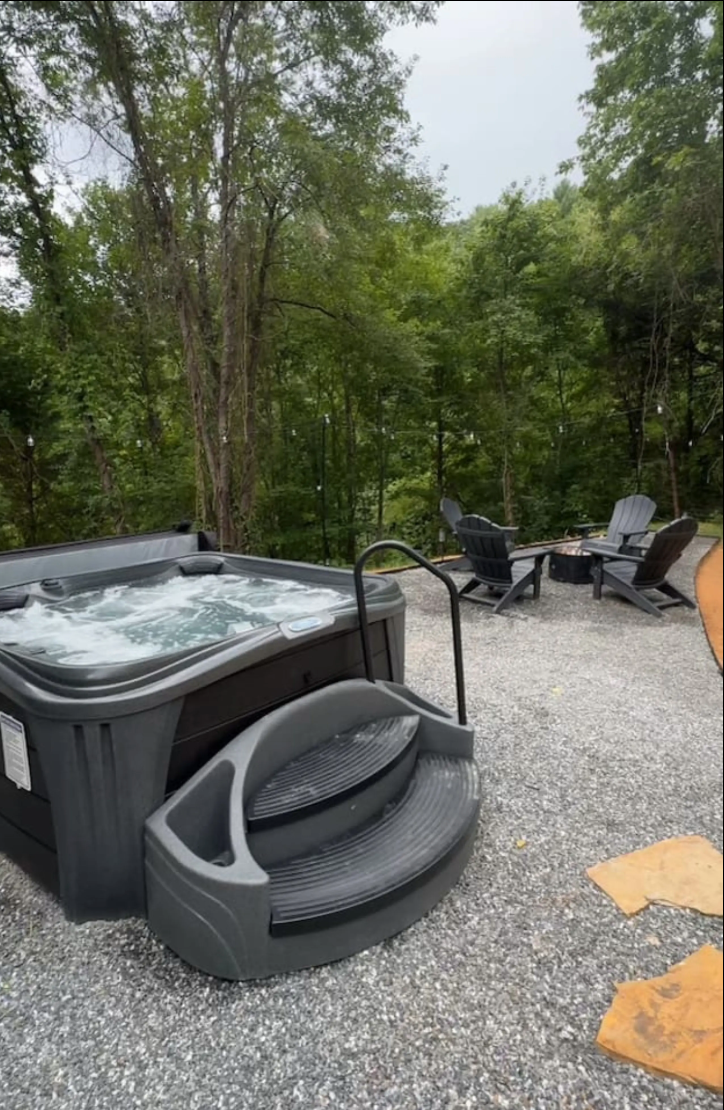 Hot Tub 2.png