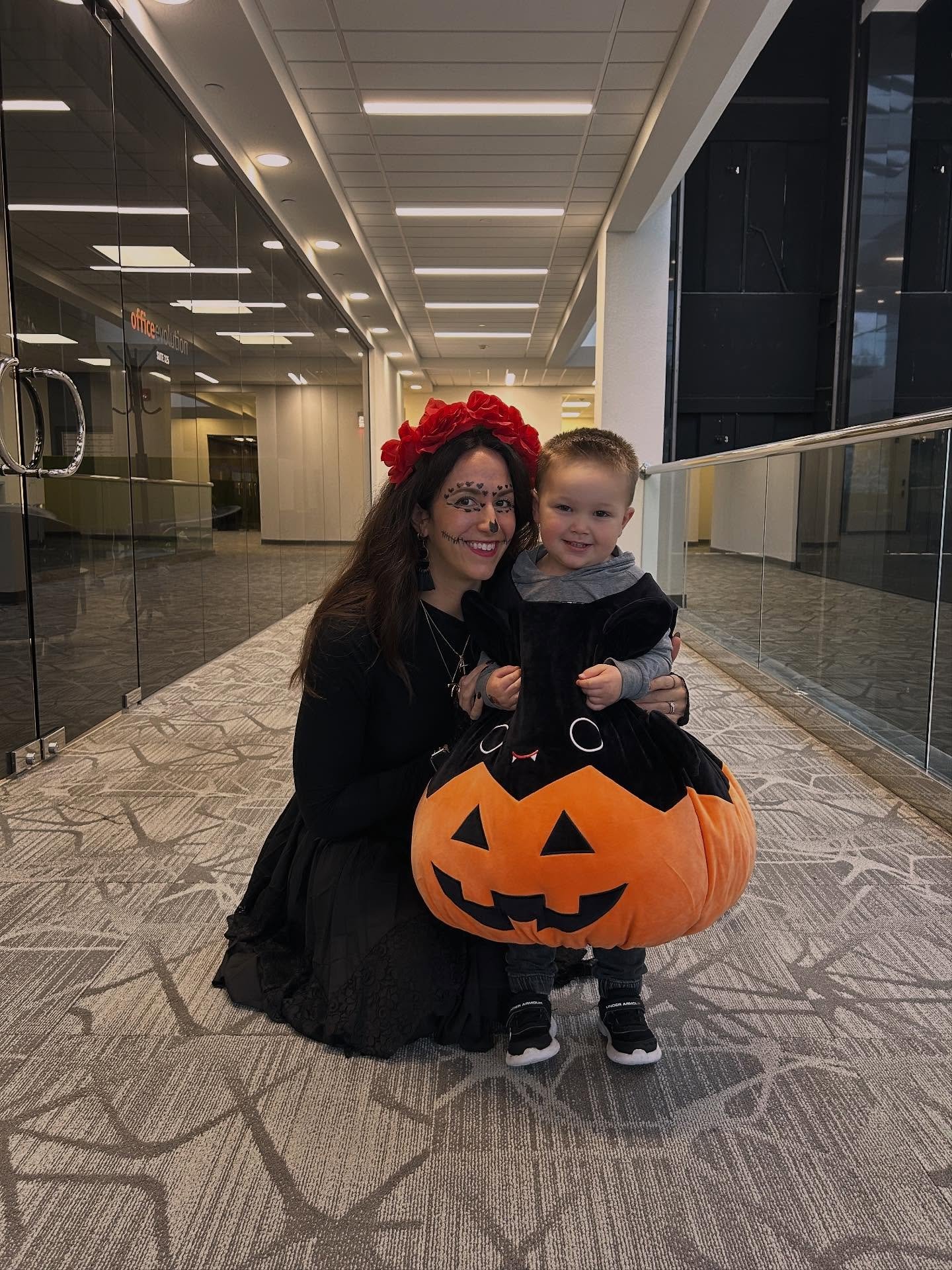 Just a couple of my cute pumpkins in the speech patch! 🎃 Had the best time dressing up for Halloween at Little Light. Wishing everyone a happy Halloween full of spooky fun! 👻🧡✨
#speechtherapy #littlelightspeechtherapy #speechtherapymonmouthnj #hal